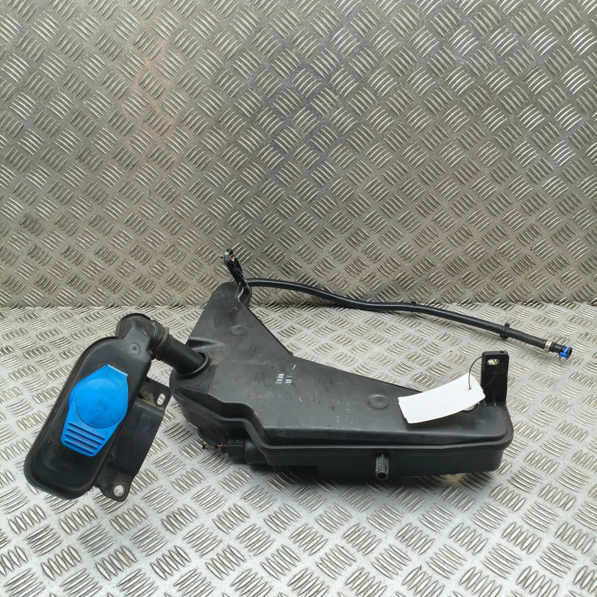 Audi Q5 (8R) Window Washer Tank Window Washer Tank — AUDI Q5 (8R) (2008-2017) —...