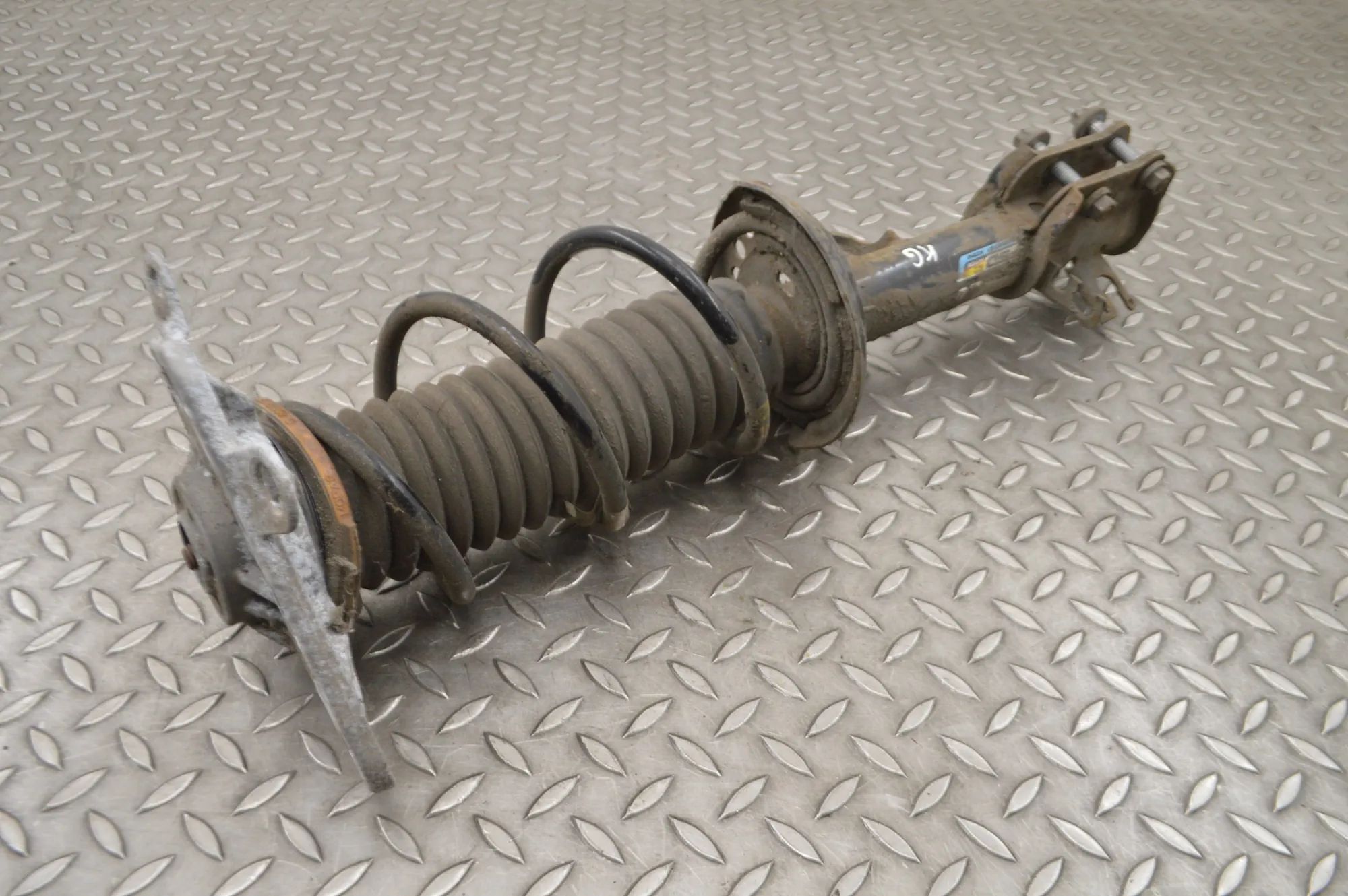 Jeep Renegade Shock absorber — rear left Shock absorber — rear left — JEEP RENEGADE (Off...