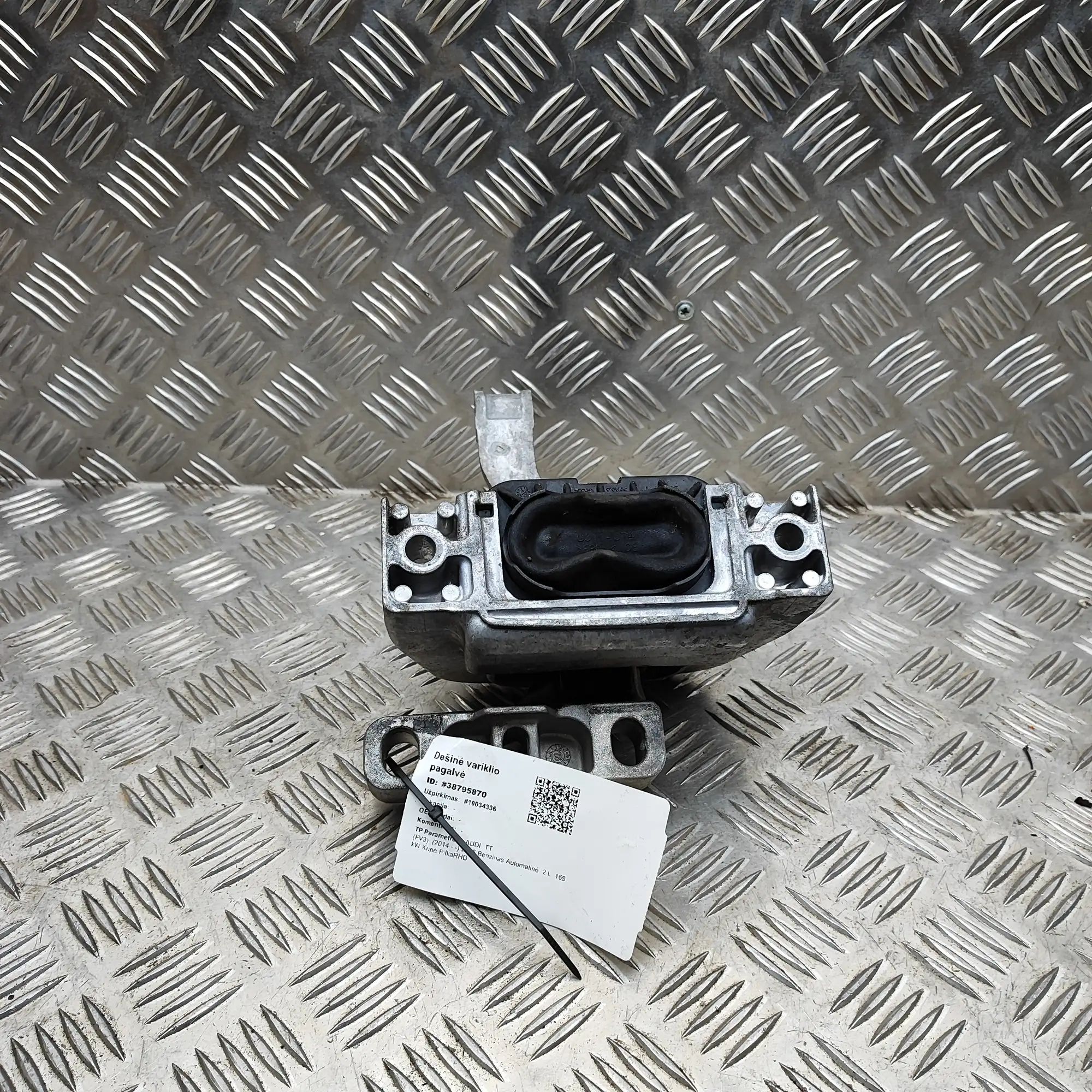 Audi TT (8S) Right Side Engine Mount Right Side Engine Mount — AUDI TT (FV3) (2014-....