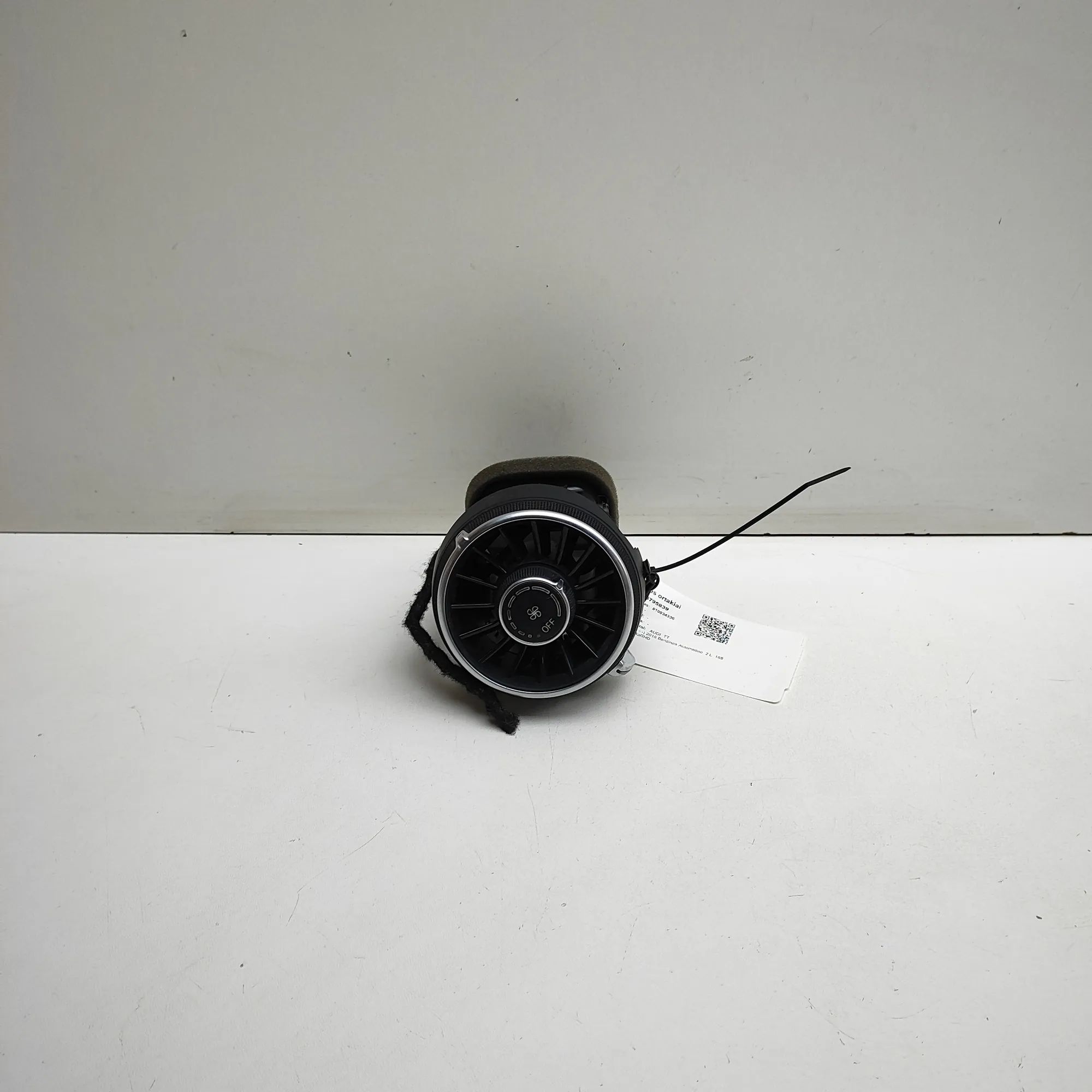 Audi TT (8S) Dashboard Air Vents Dashboard Air Vents — AUDI TT (FV3) (2014-...) ...
