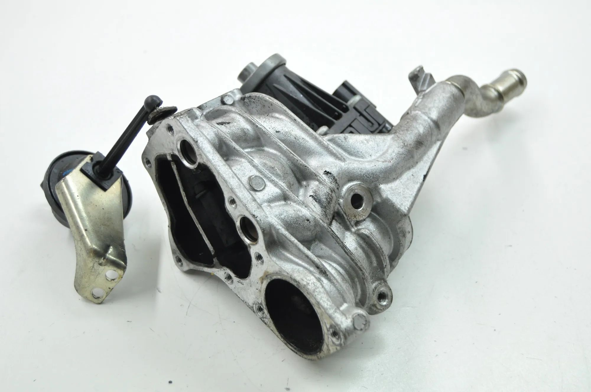 Jaguar XJ EGR Valve EGR valve — JAGUAR XJ (X351) (2009-...) — 7.018...