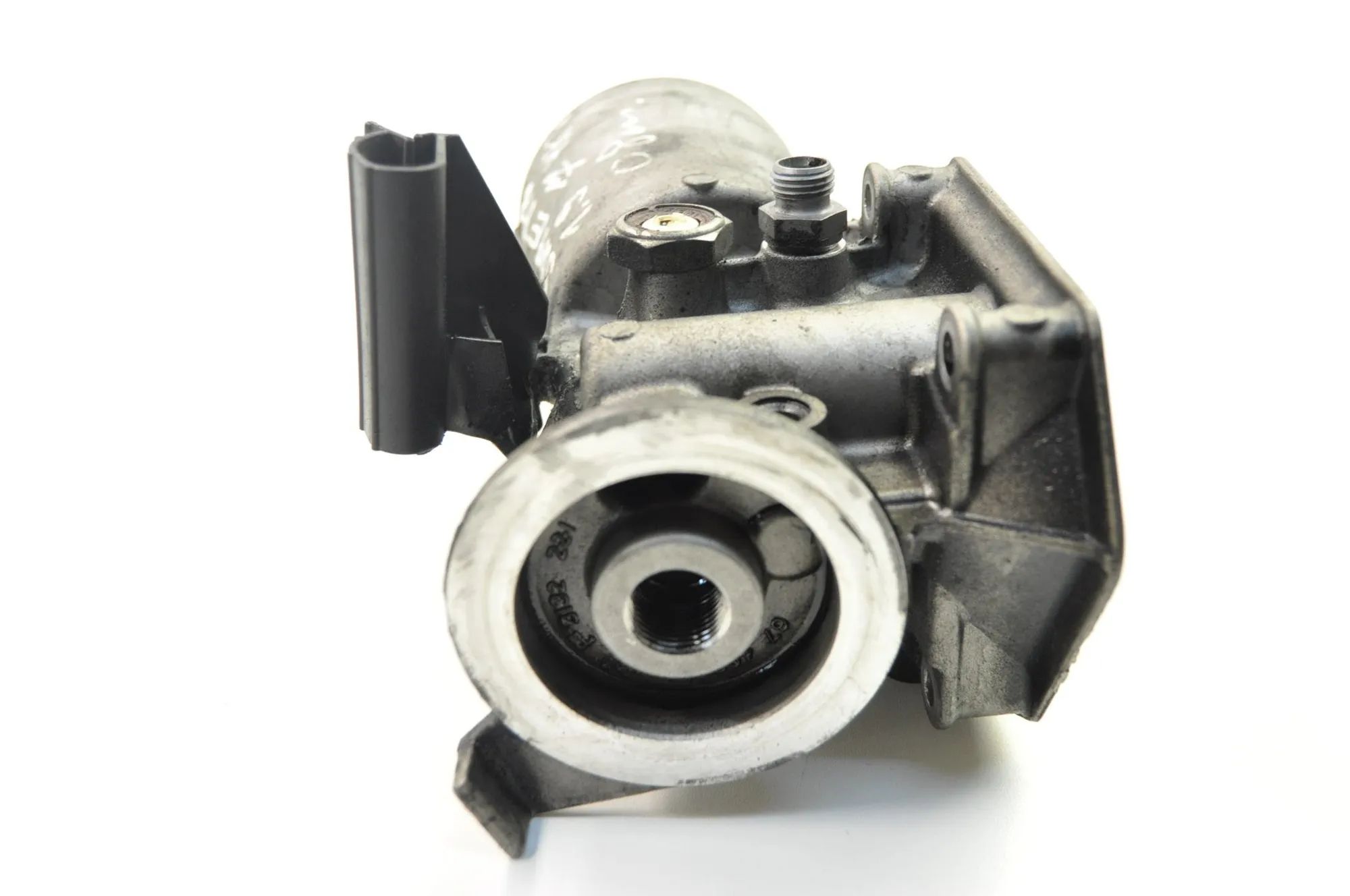 Skoda Superb (3T) Oil Filter Housing Oil filter housing — SKODA SUPERB (II 3T4) (200...