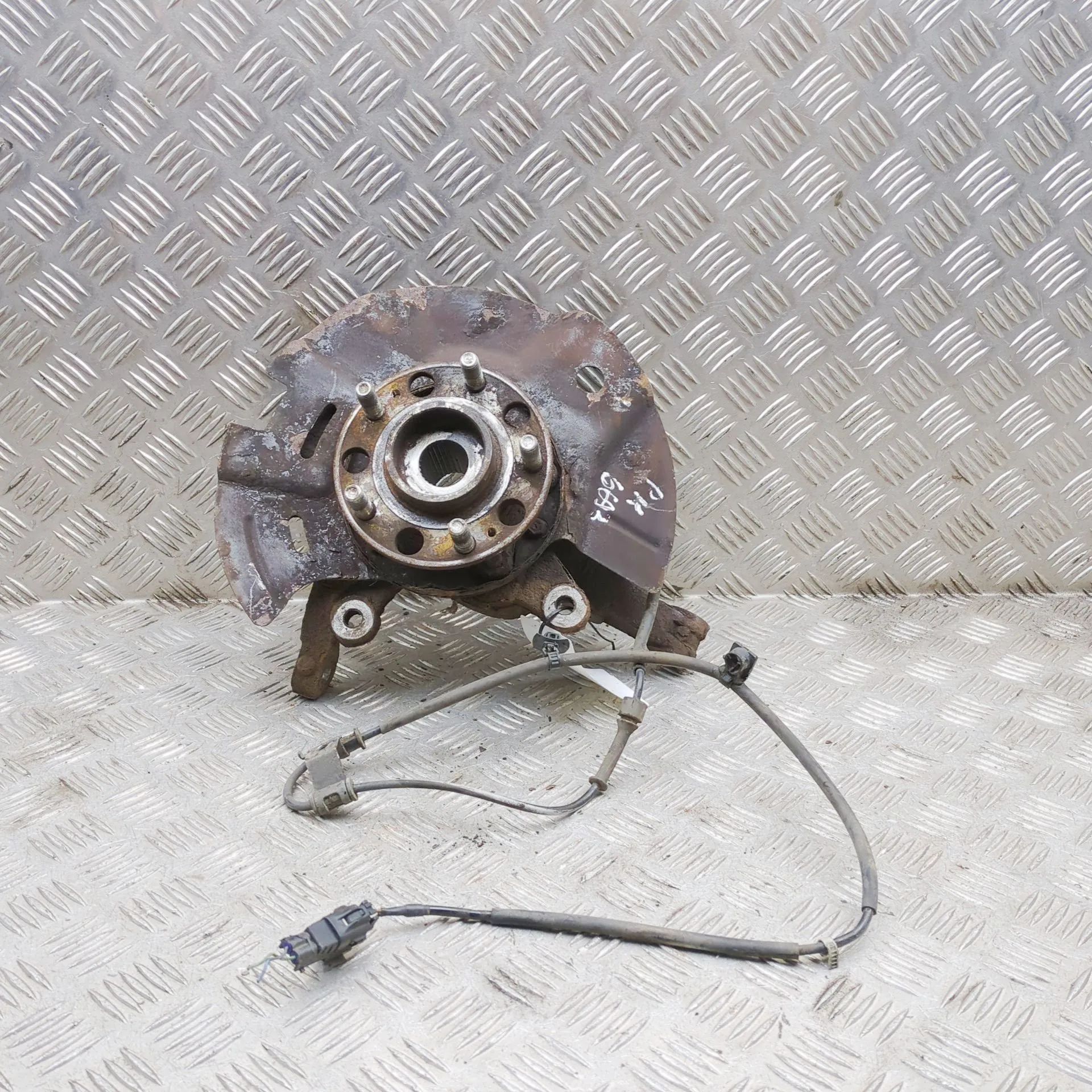 Hyundai Santa Fe Front Left Wheel Hub Front Left Wheel Hub — HYUNDAI SANTA (FÉ III DM...