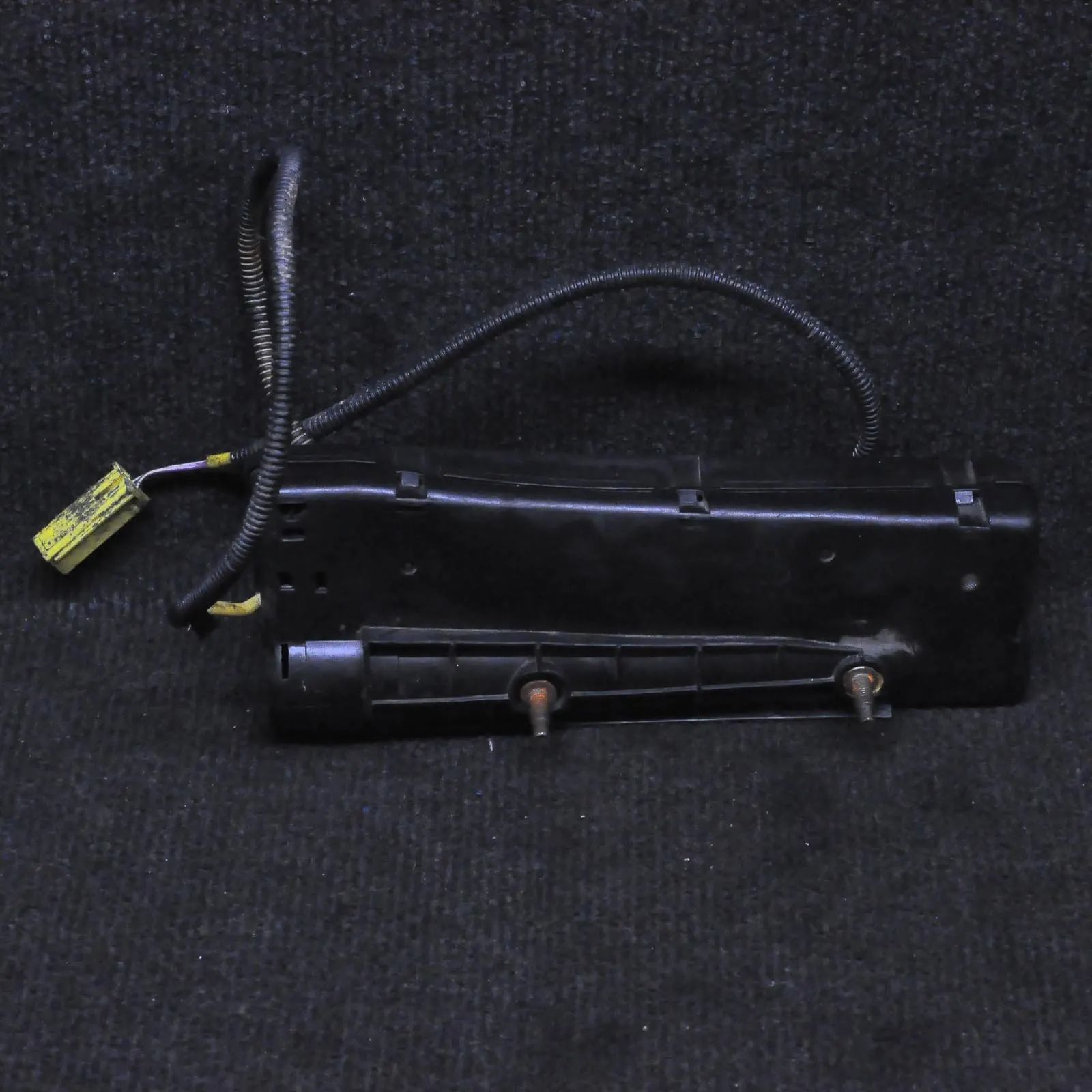 Land Rover Discovery Seat airbag (SRS) — front right Seat airbag (SRS) — front right — LAND ROVER DI...