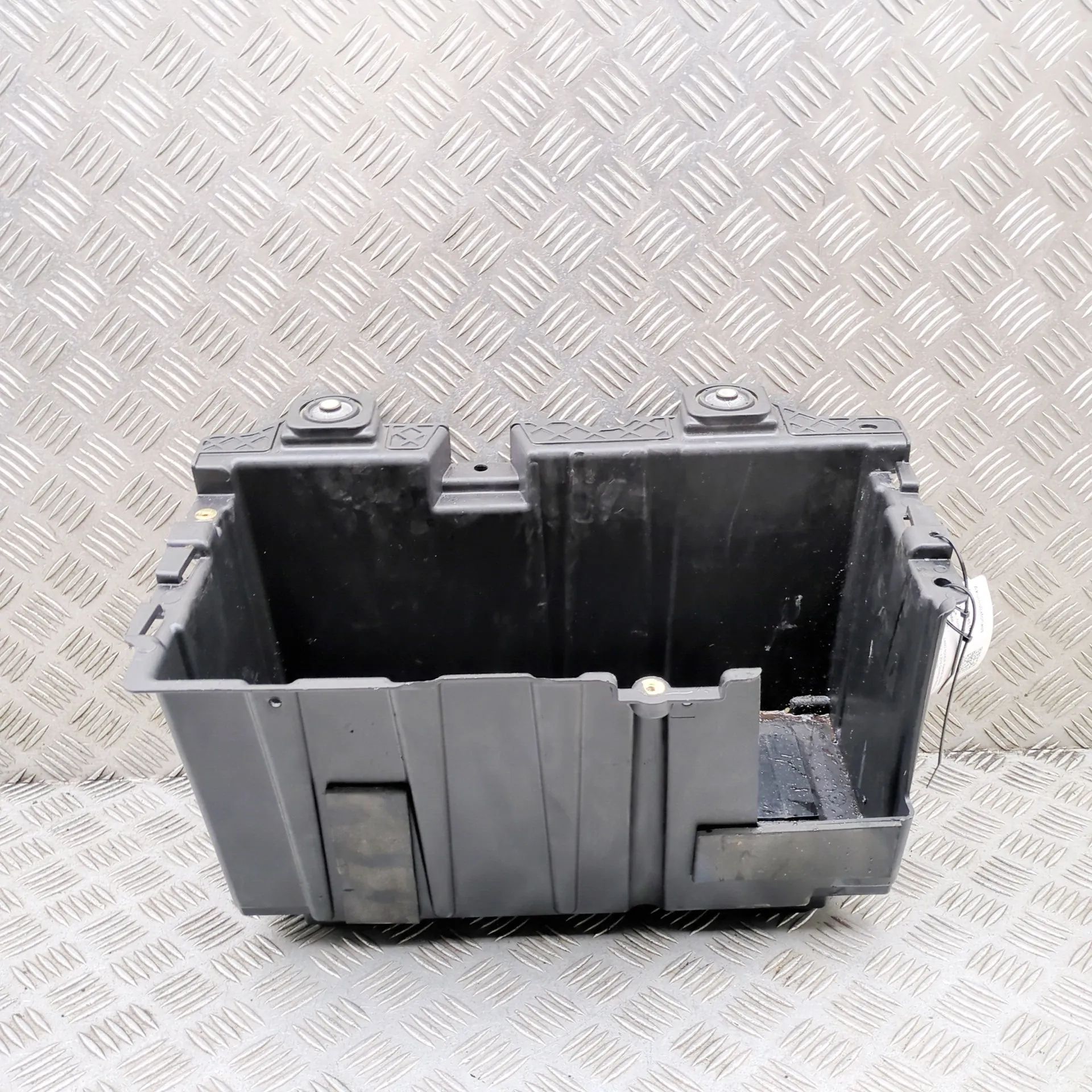 Land Rover Range Rover Sport (L494) Battery tray Battery tray — LAND ROVER RANGE ROVER SPORT (II...