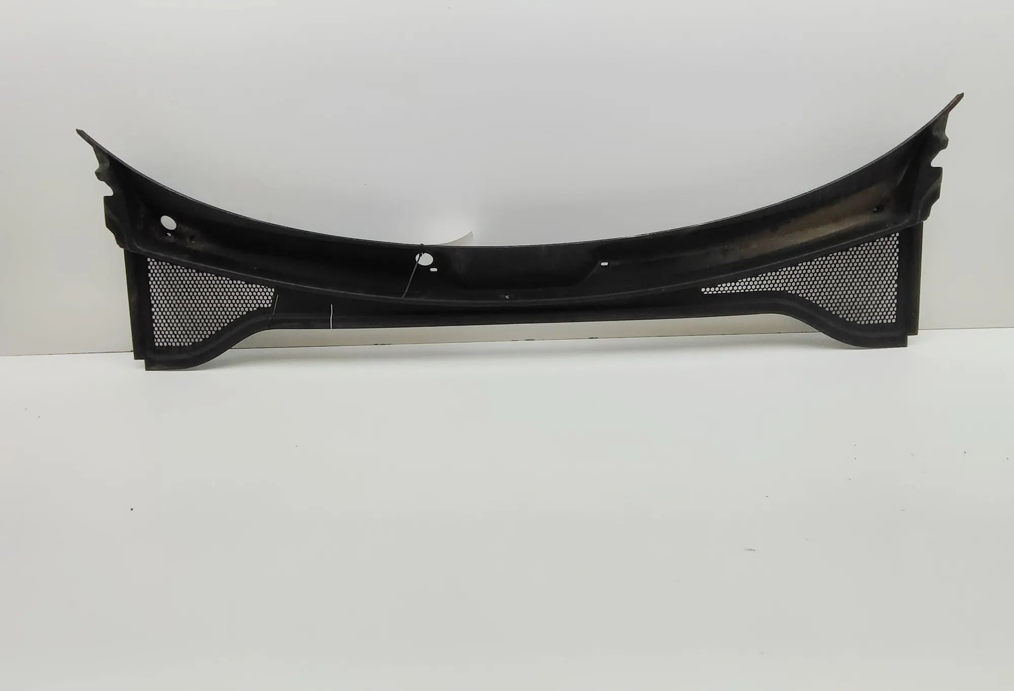 Audi Q3 (F3) Front Wiper Cowl Trim Front Wiper Cowl Trim — AUDI Q3 (F3) (2018-...)...