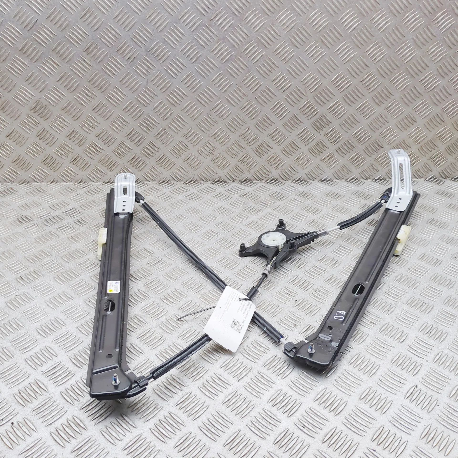 Skoda Karoq Front Right Door Window Regulator Front Right Door Window Regulator — SKODA KAROQ...