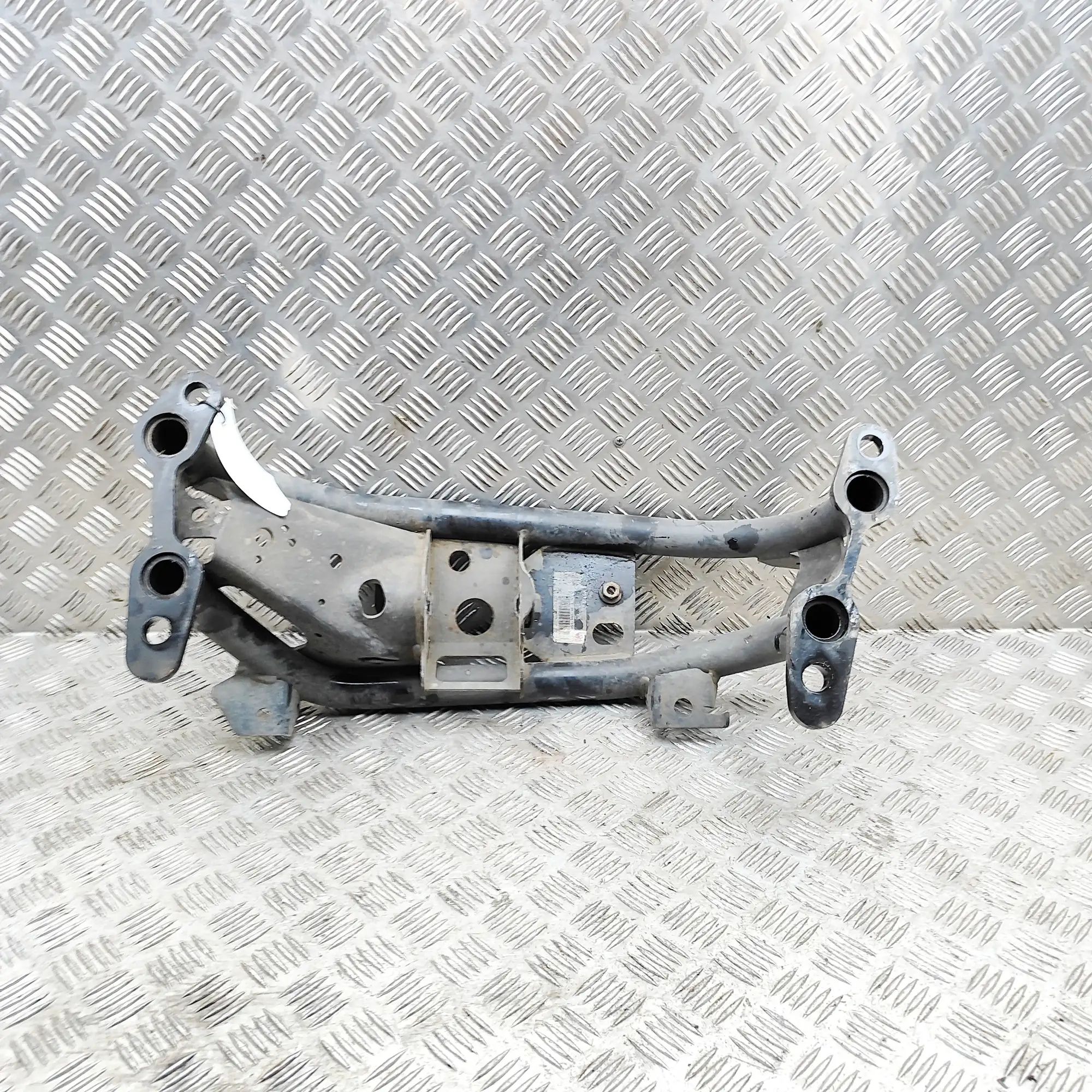 Land Rover Range Rover Sport (L494) Gearbox Support Mount Bracket Gearbox Support Mount Bracket — LAND ROVER RANG...