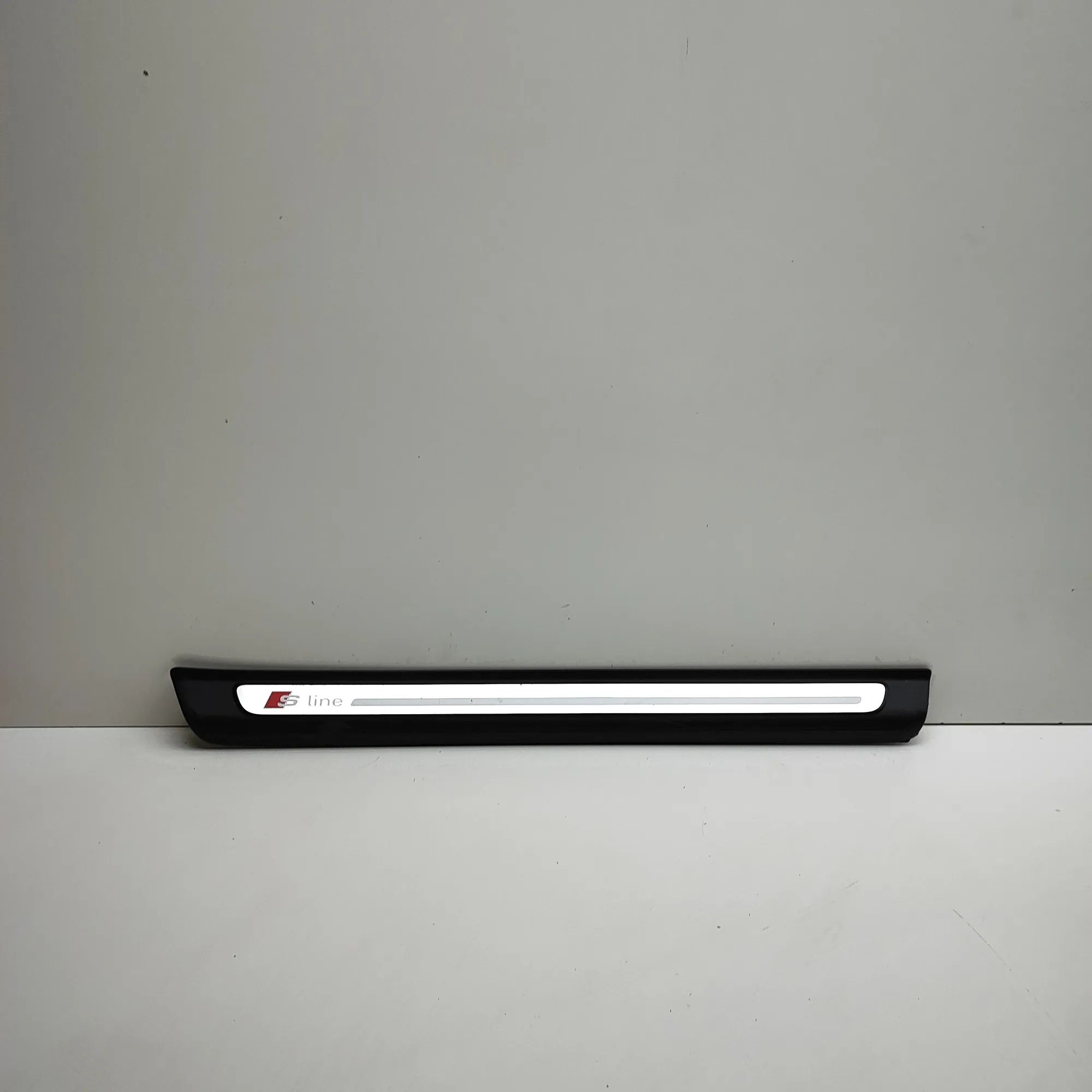 Audi TT (8S) Sill trim — front right Sill trim — front right — AUDI TT (FV3) (2014-....