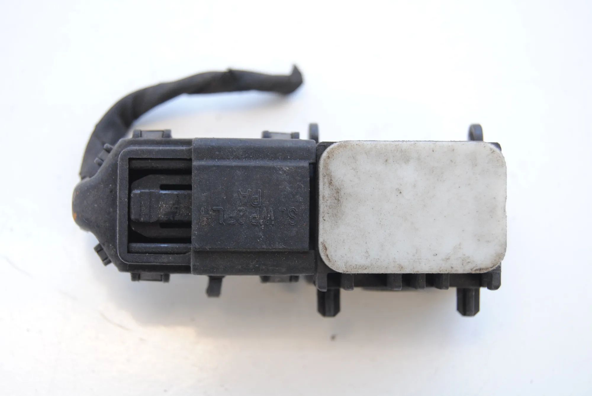 Hyundai Santa Fe Impact sensor — front left Impact sensor — front left — HYUNDAI SANTA (FÉ ...