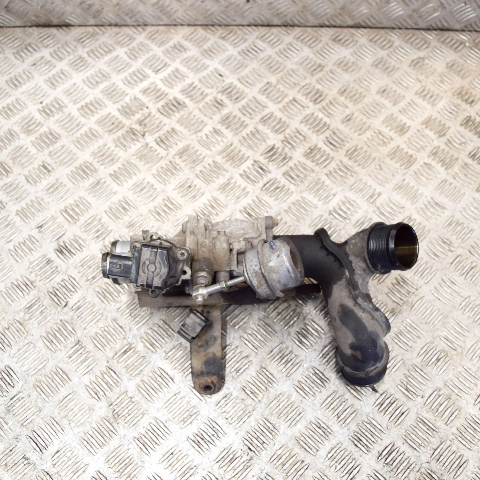 Land Rover Range Rover Sport (L494) EGR Valve EGR valve — LAND ROVER RANGE ROVER SPORT (II L4...