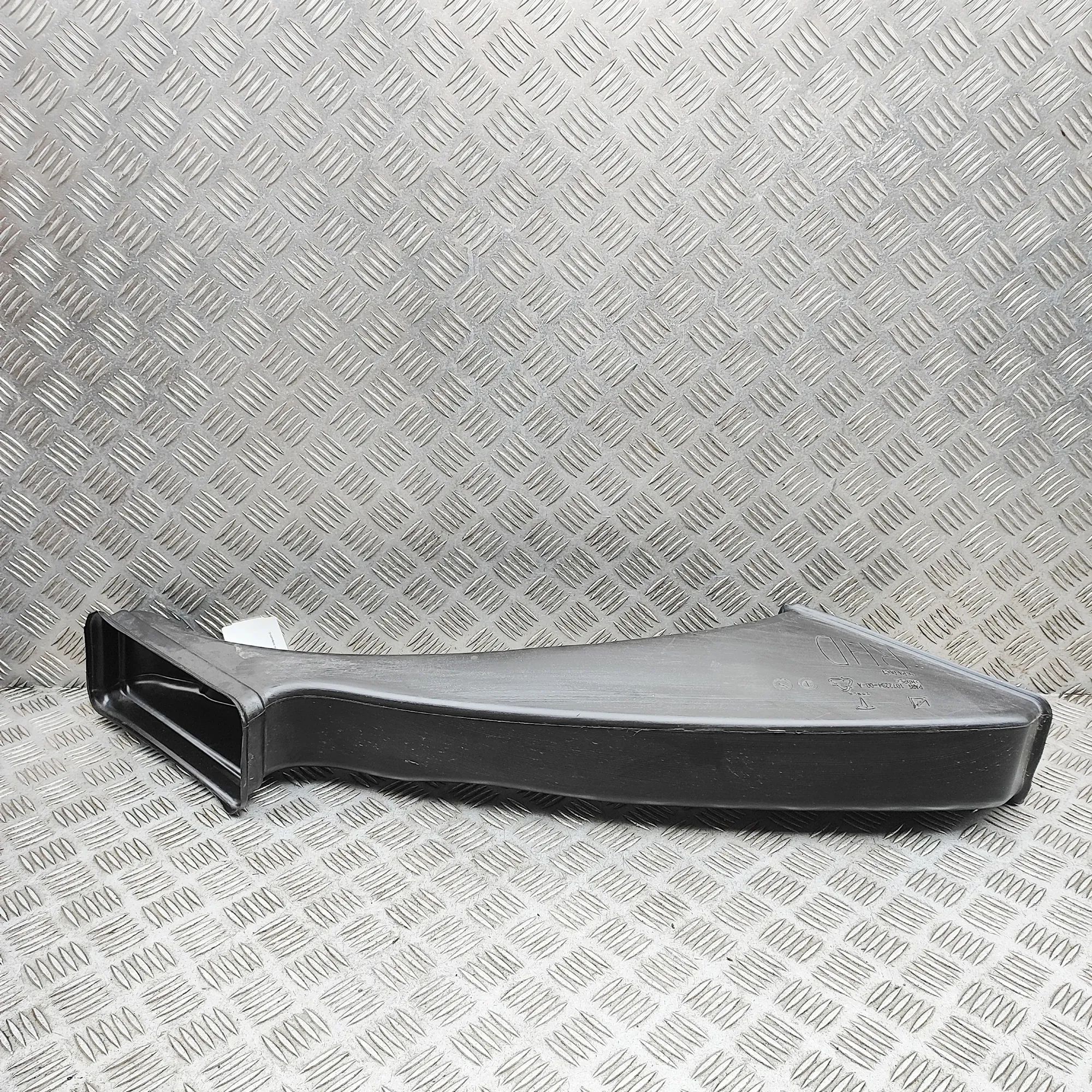 Tesla Model X Air intake duct part Air intake duct part — TESLA MODEL X (2013-...)...