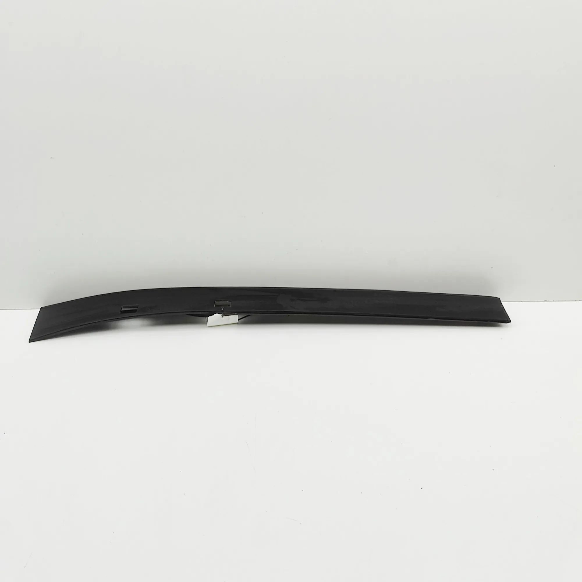 Hyundai Santa Fe Left Side Roof Strip Trim Left Side Roof Strip Trim — HYUNDAI SANTA (FÉ I...