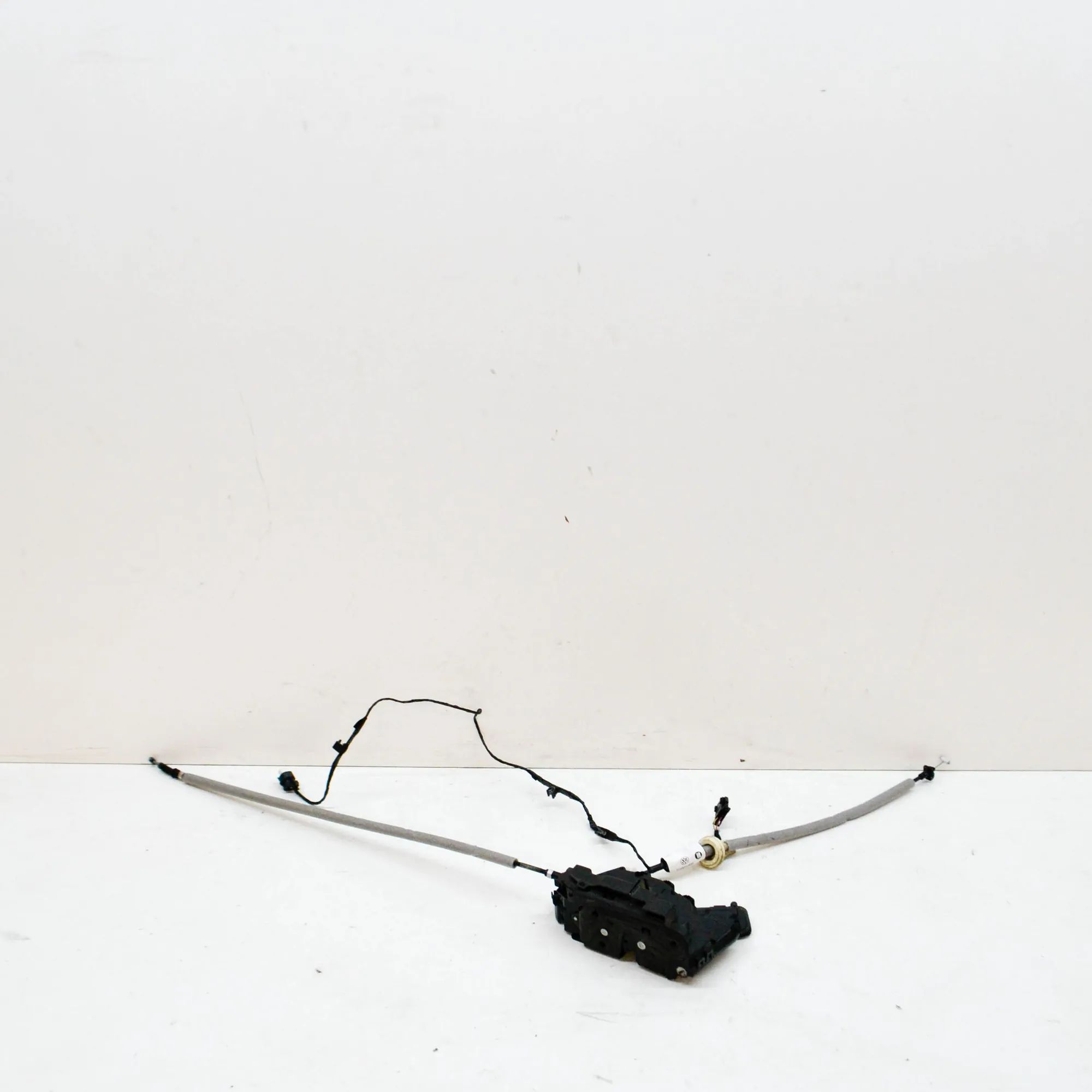Volkswagen Crafter Door lock — front left Door lock — front left — VW CRAFTER (30-50 Van ...