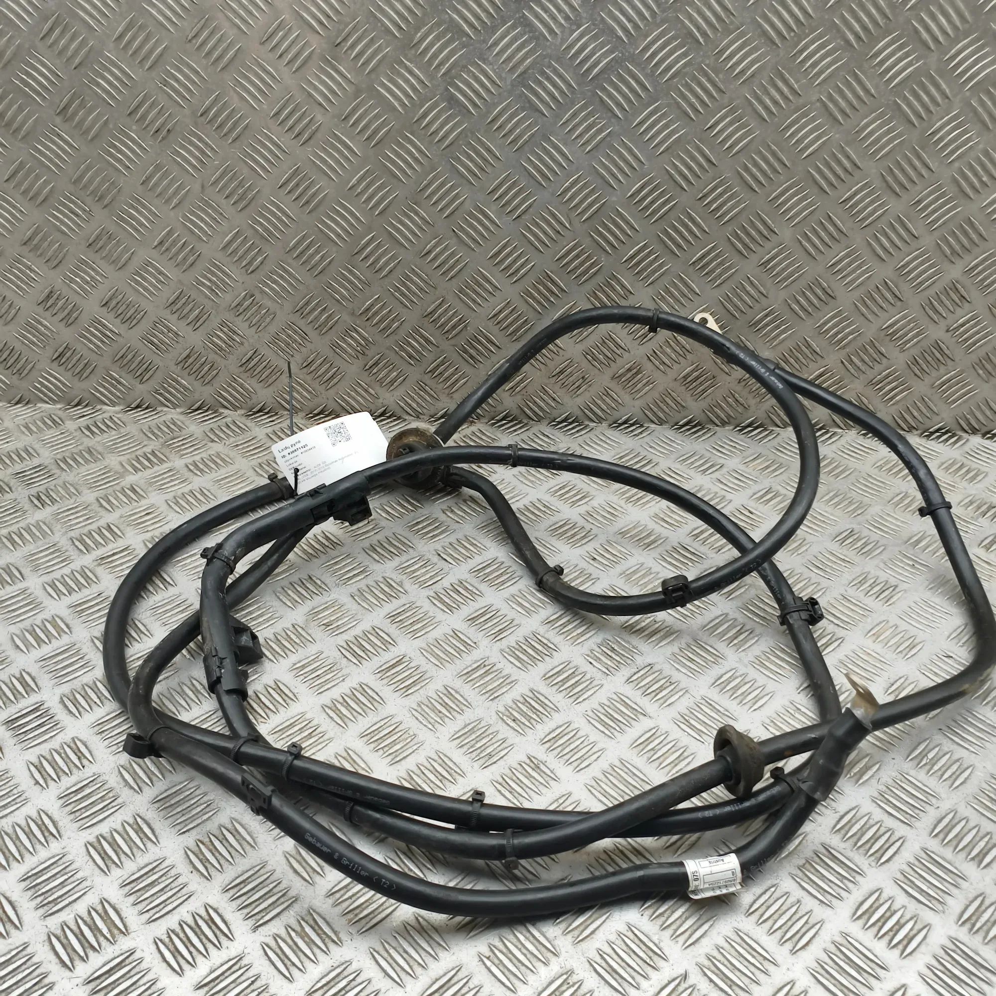 Audi Q5 (8R) Positive Battery Cable Positive Battery Cable — AUDI Q5 (8R) (2008-201...
