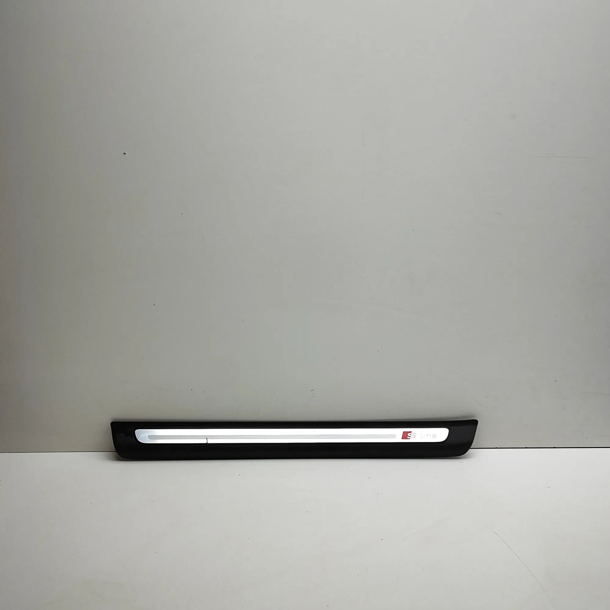 Audi TT (8S) Sill trim — front left Sill trim — front left — AUDI TT (FV3) (2014-.....