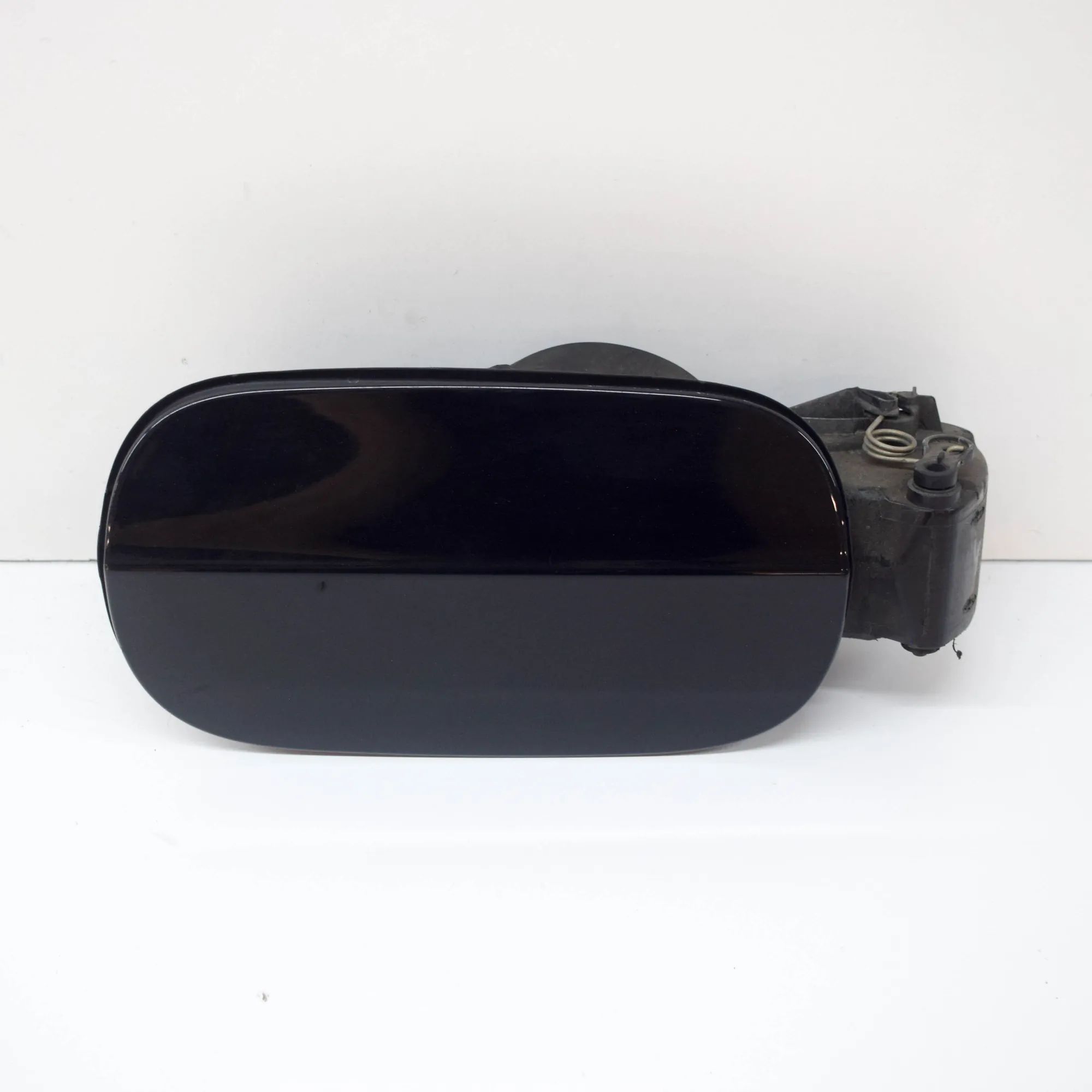 Volvo S90 Fuel Tank Flap Cap Fuel Tank Flap Cap — VOLVO S90 (II) (2016-...) ...