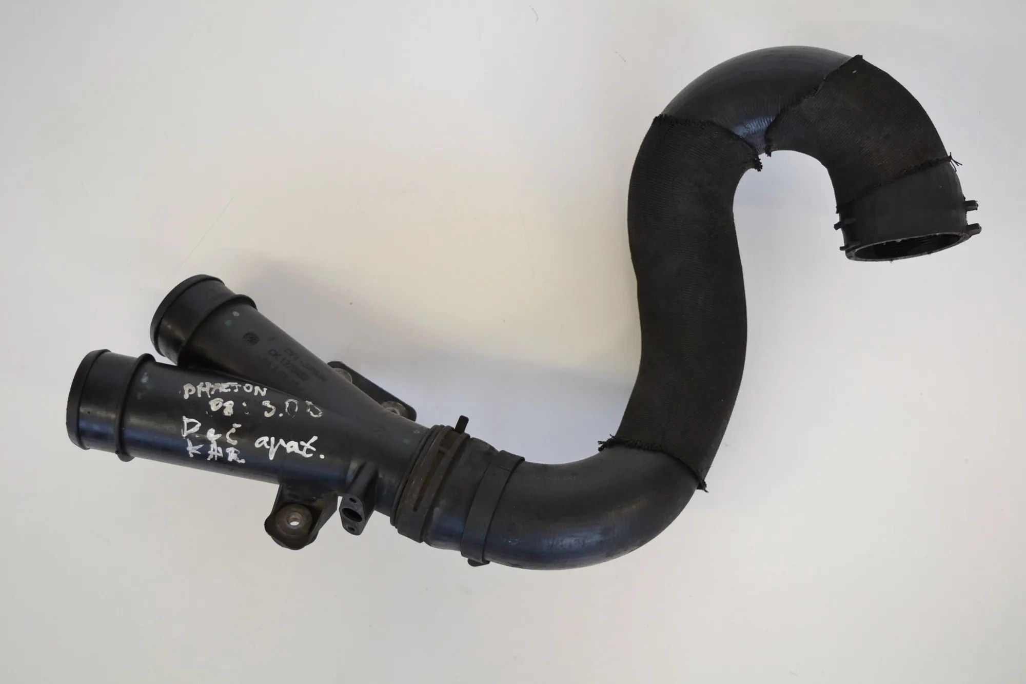 Volkswagen Phaeton Intercooler hose — left Intercooler hose — left — VW PHAETON (3D_) (200...