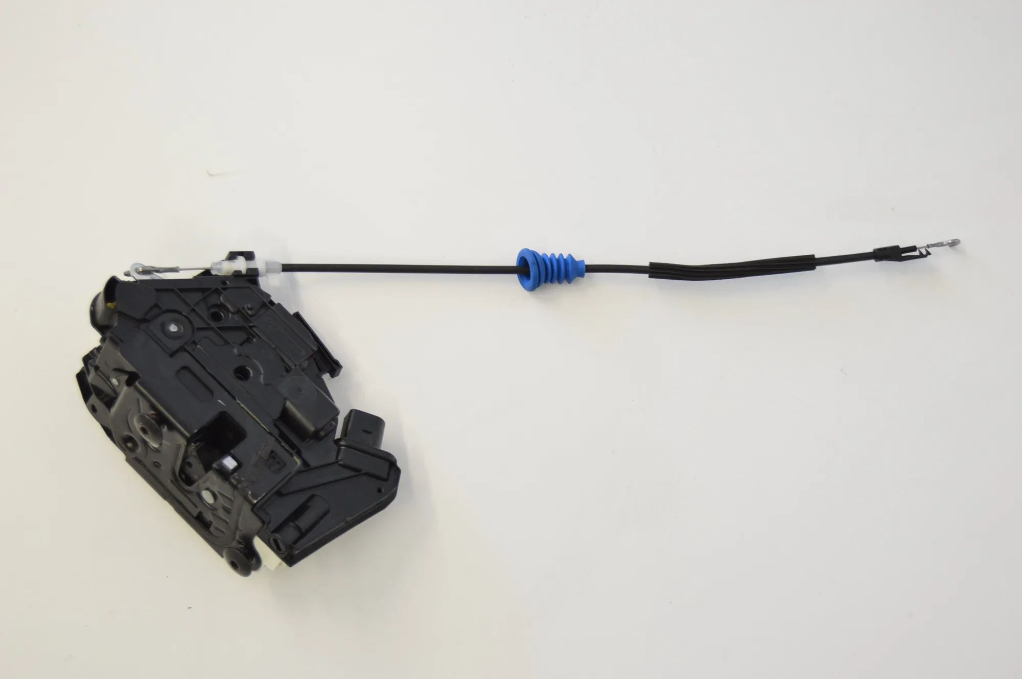 Volkswagen Passat CC / CC Door lock — front left Door lock — front left — VW CC (358) (2011-2016...