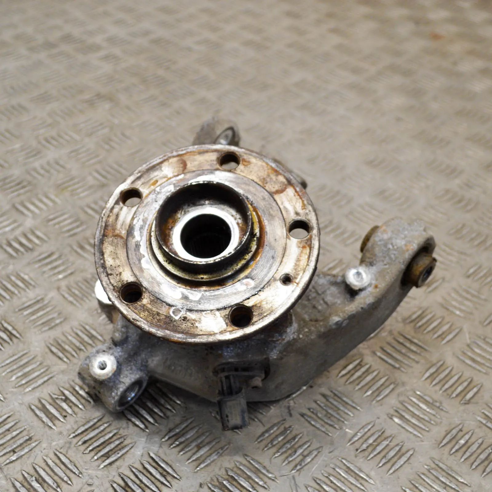 Audi A3 (8V) Rear Right Wheel Hub Rear Right Wheel Hub — AUDI A3 (8V1, 8VK) (2012...