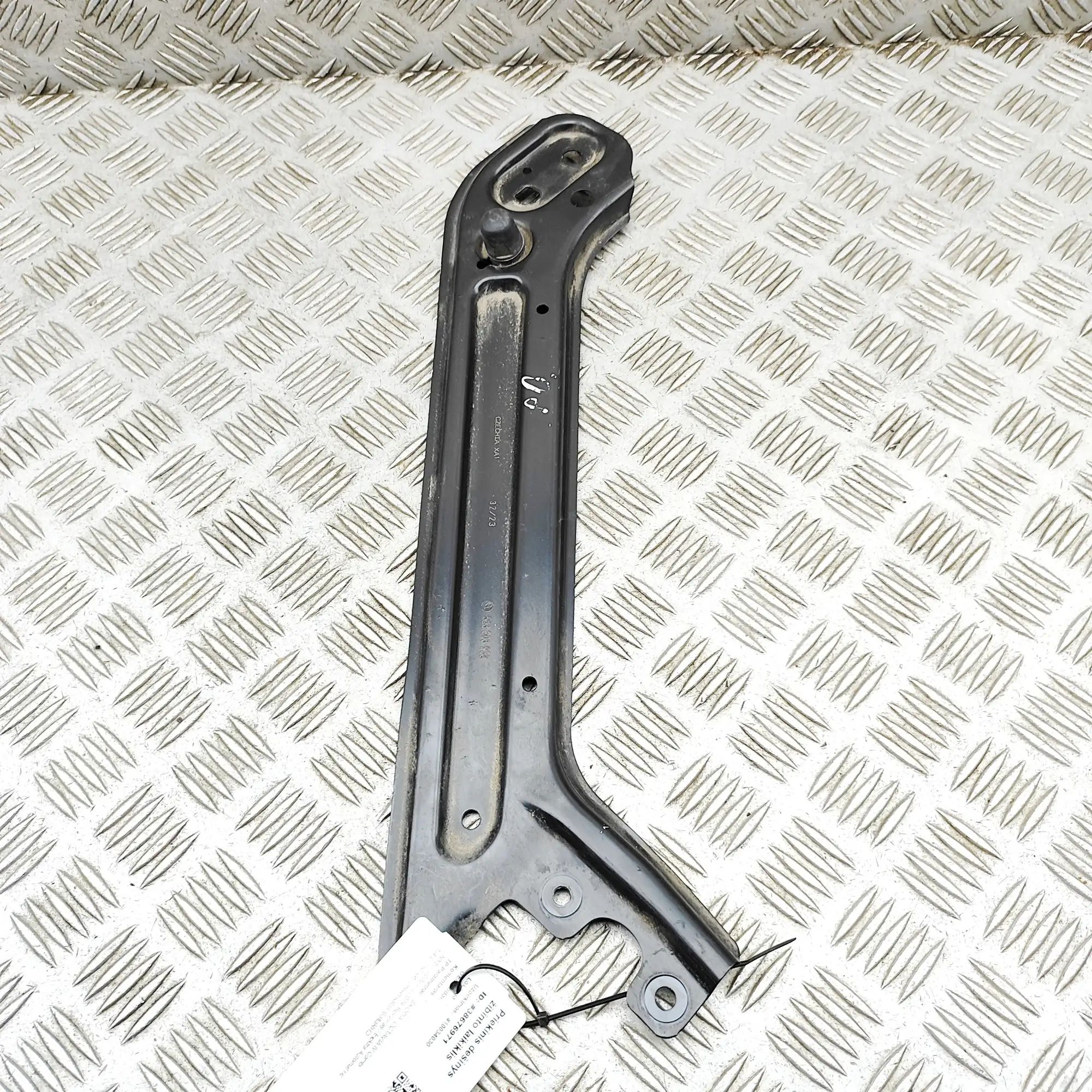 Skoda Octavia Right Headlight Bracket Right Headlight Bracket — SKODA OCTAVIA (IV Com...