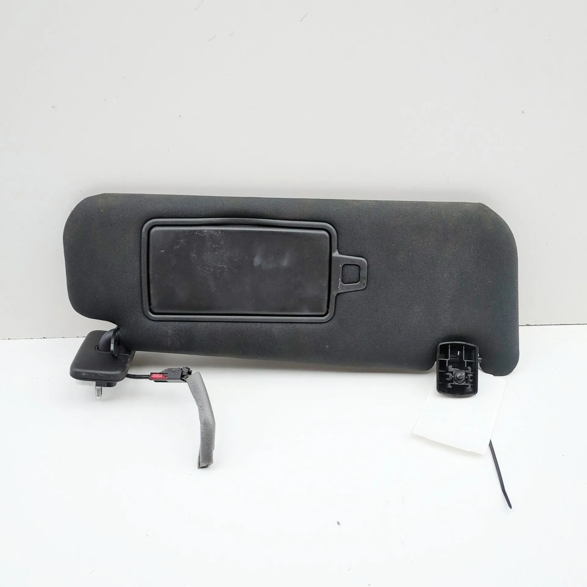 Land Rover Range Rover Velar Sun visor — right Sun visor — right — LAND ROVER RANGE ROVER VELA...