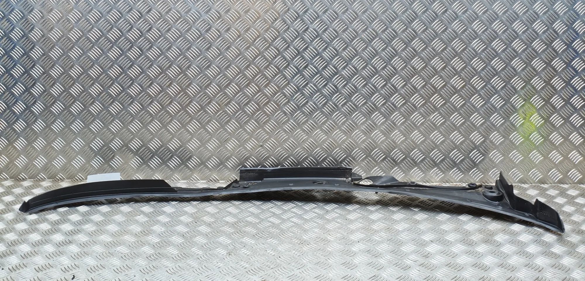 BMW 6 (F06 / F12 / F13) Front Wiper Cowl Trim Front Wiper Cowl Trim — BMW 6 SERIES (F12, F13,...