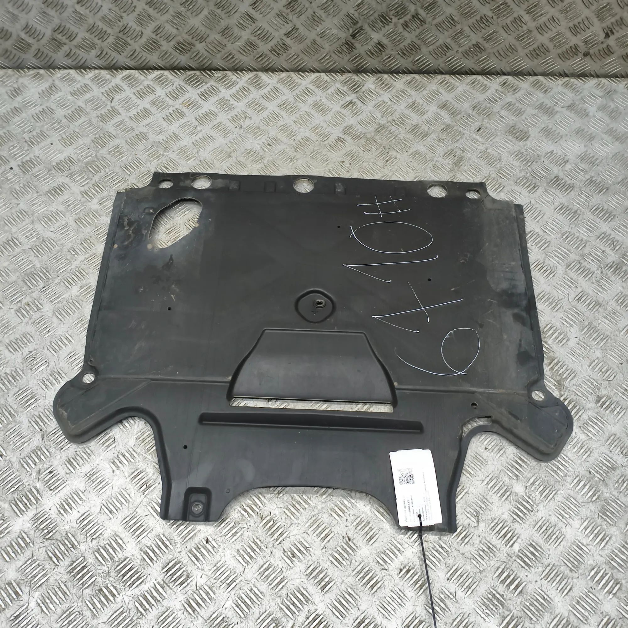 Audi Q5 (8R) Gearbox cover Gearbox cover — AUDI Q5 (8R) (2008-2017) — 8K18...