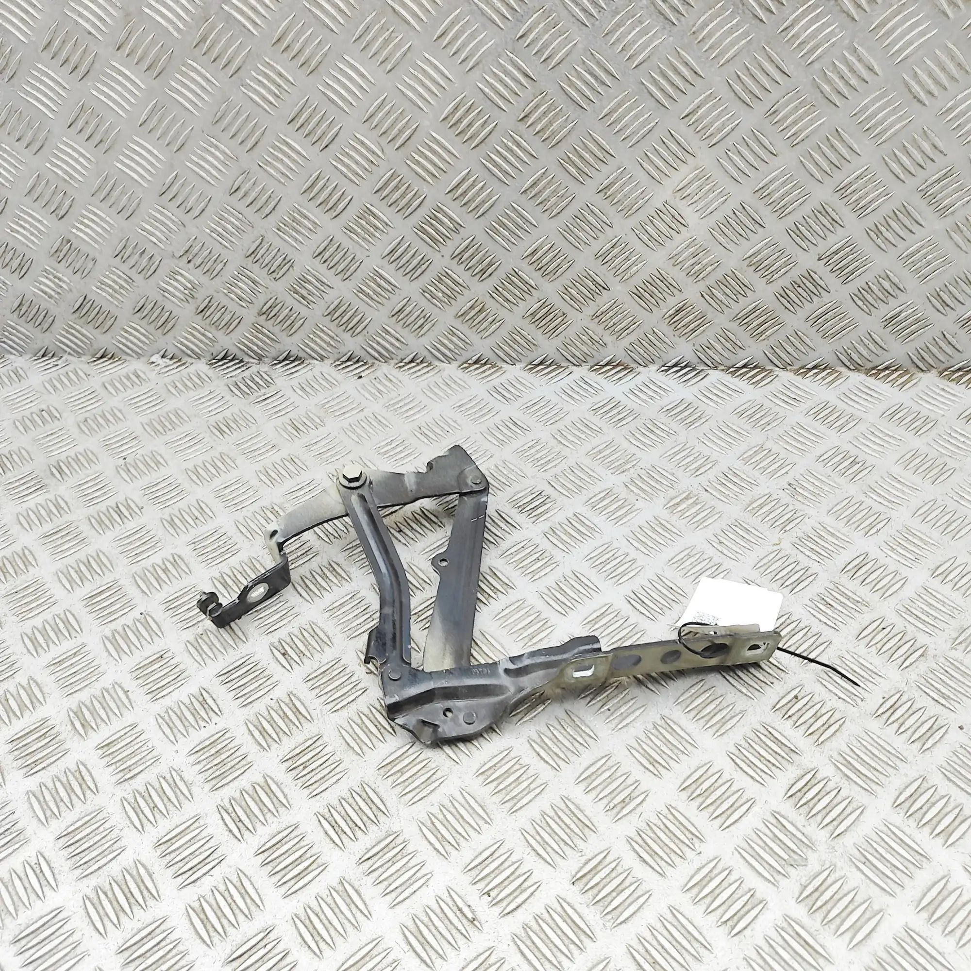 Peugeot 5008 Bonnet hinge — front right Bonnet hinge — front right — PEUGEOT 5008 (II M...