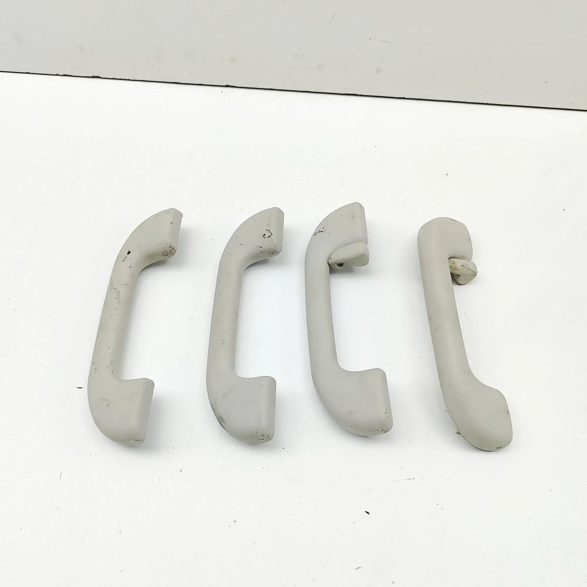 Jeep Cherokee (KL) Interior roof handle set Interior roof handle set — JEEP CHEROKEE (KL) (...