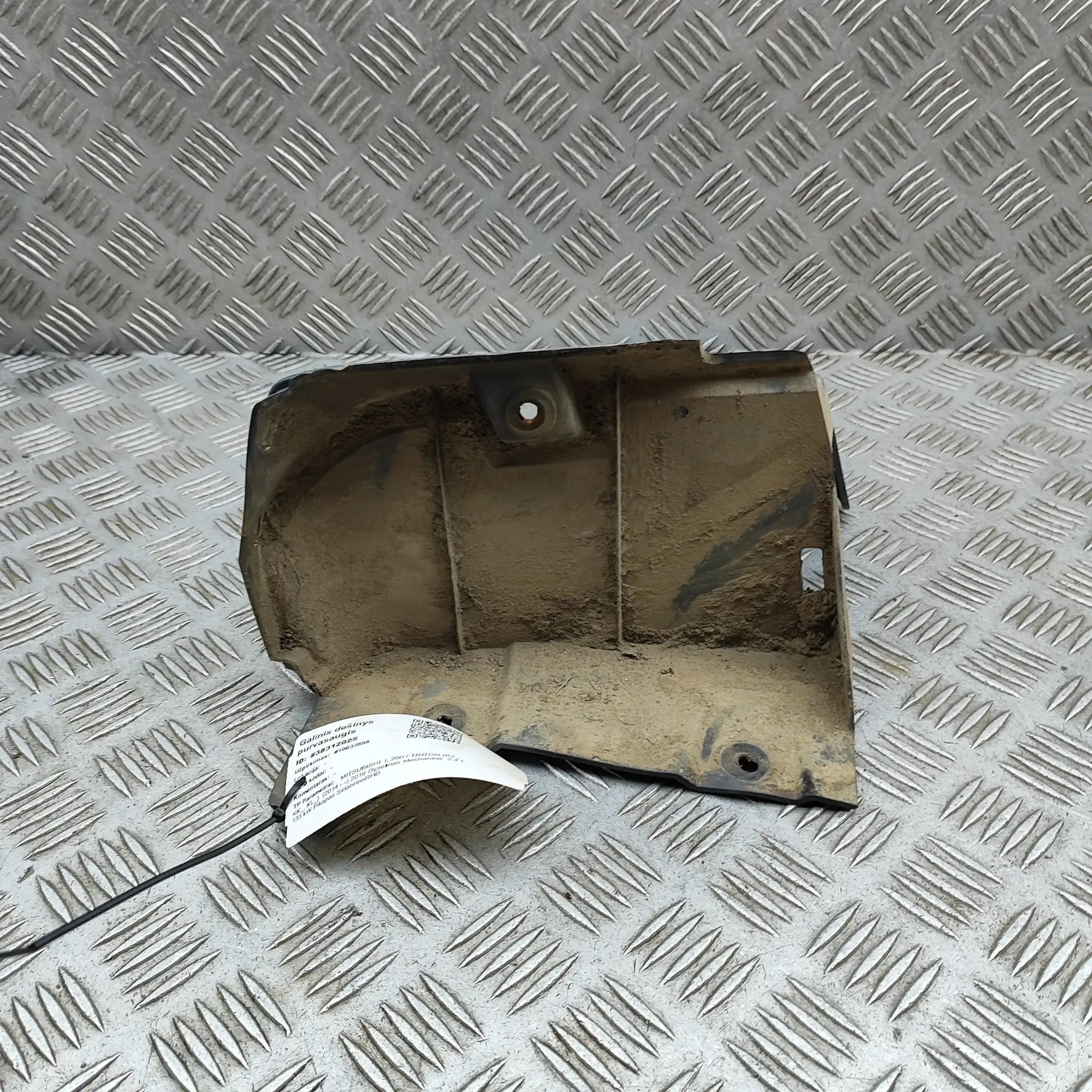 Mitsubishi L200 Mudguard — rear right Mudguard — rear right — MITSUBISHI L (200 / TRI...