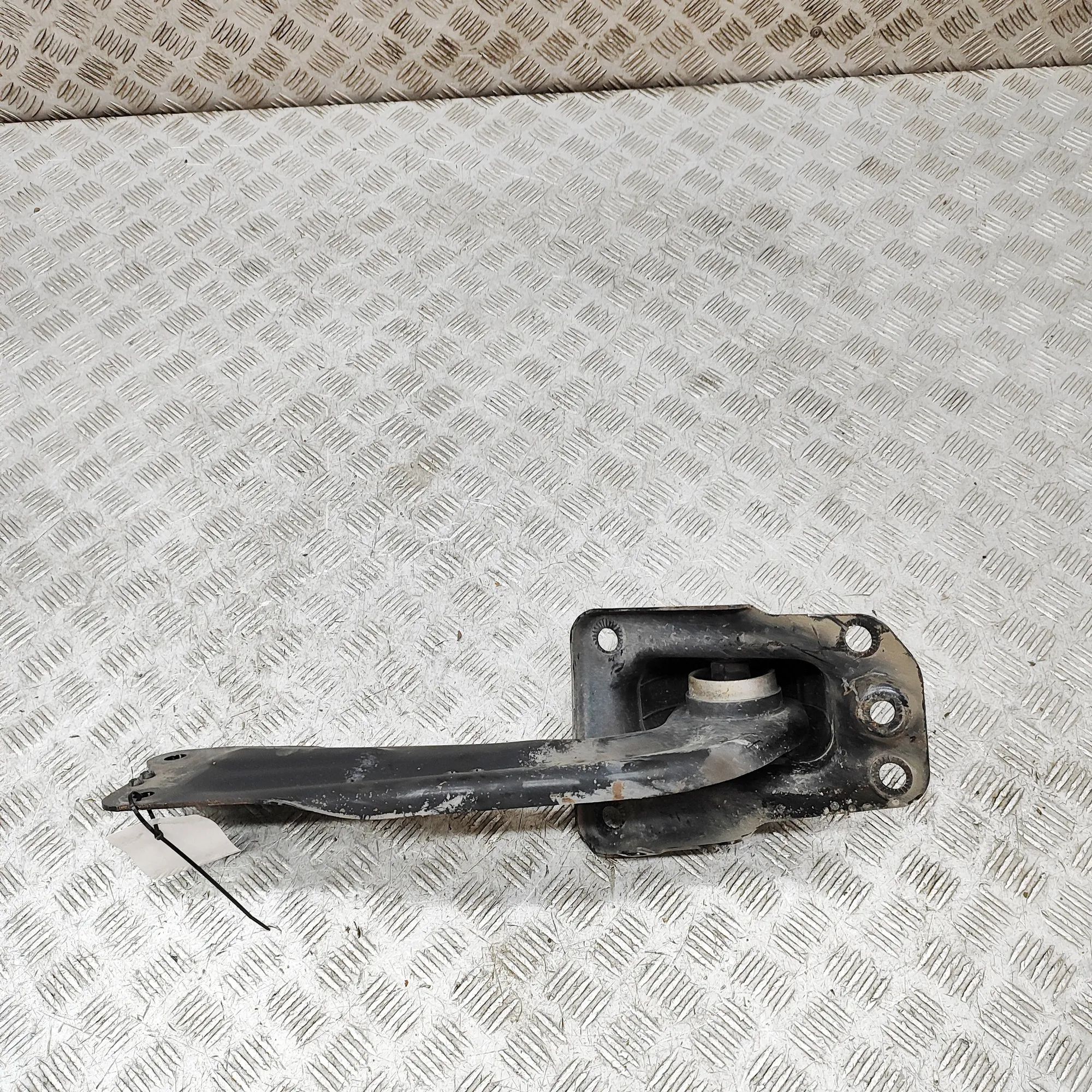 Volkswagen Tiguan Control arm — rear right Control arm — rear right — VW TIGUAN (AD1) (201...