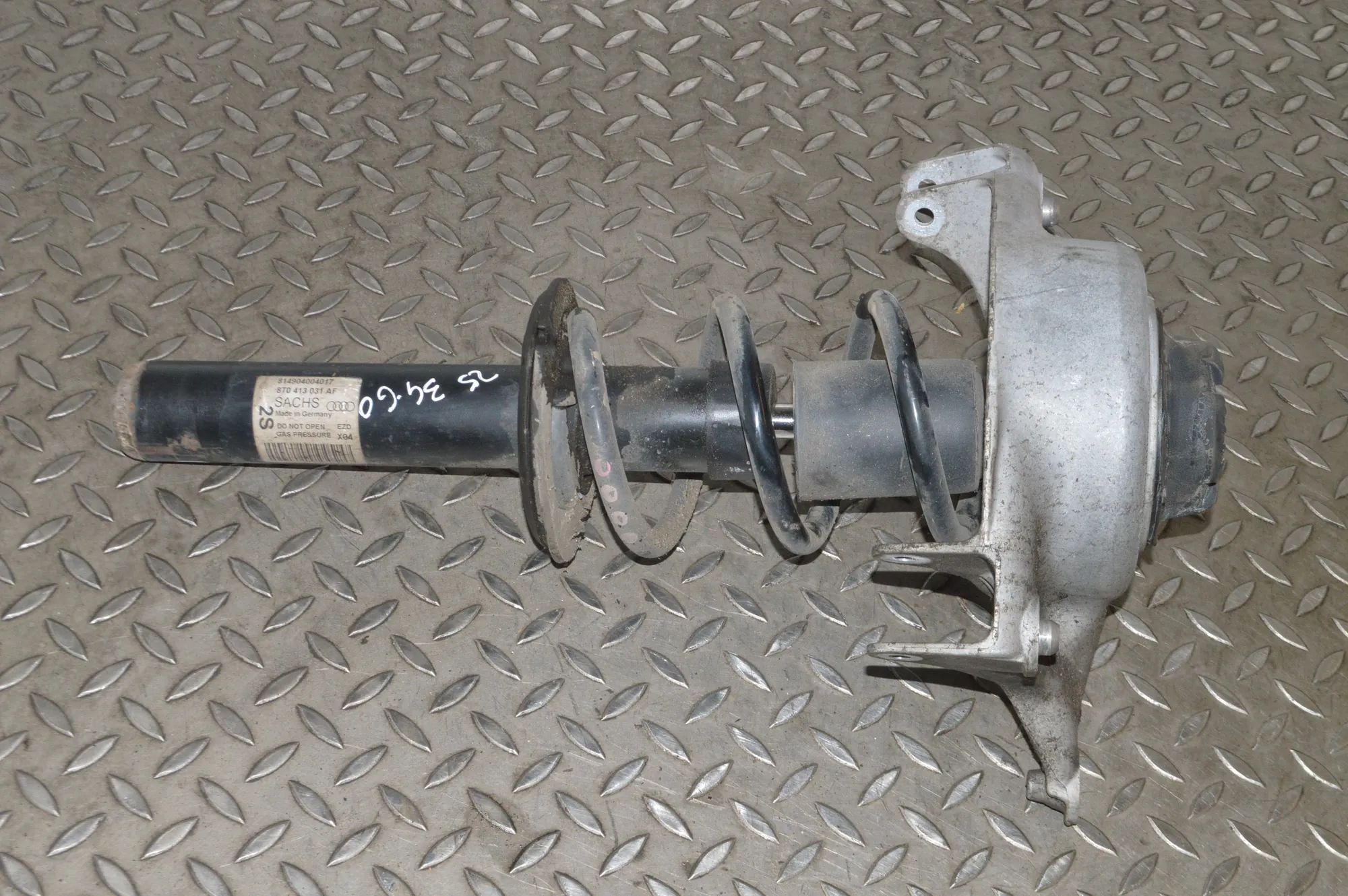 Audi A5 (B8) Shock absorber — front right Shock absorber — front right — AUDI A5 (Sportba...