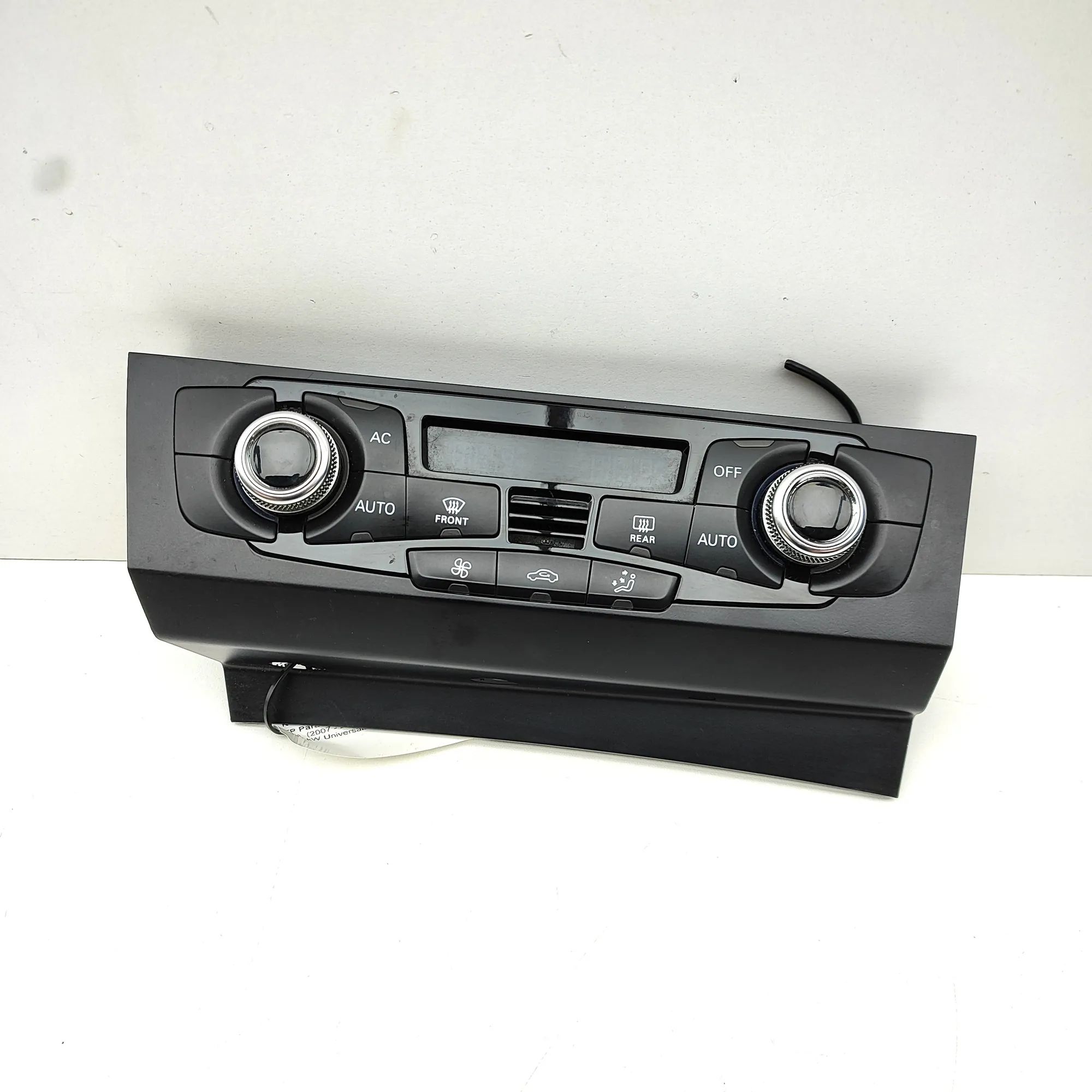 Audi A4 (B8) Climate control unit Climate control unit — AUDI A4 (Avant 8K5, B8) ...