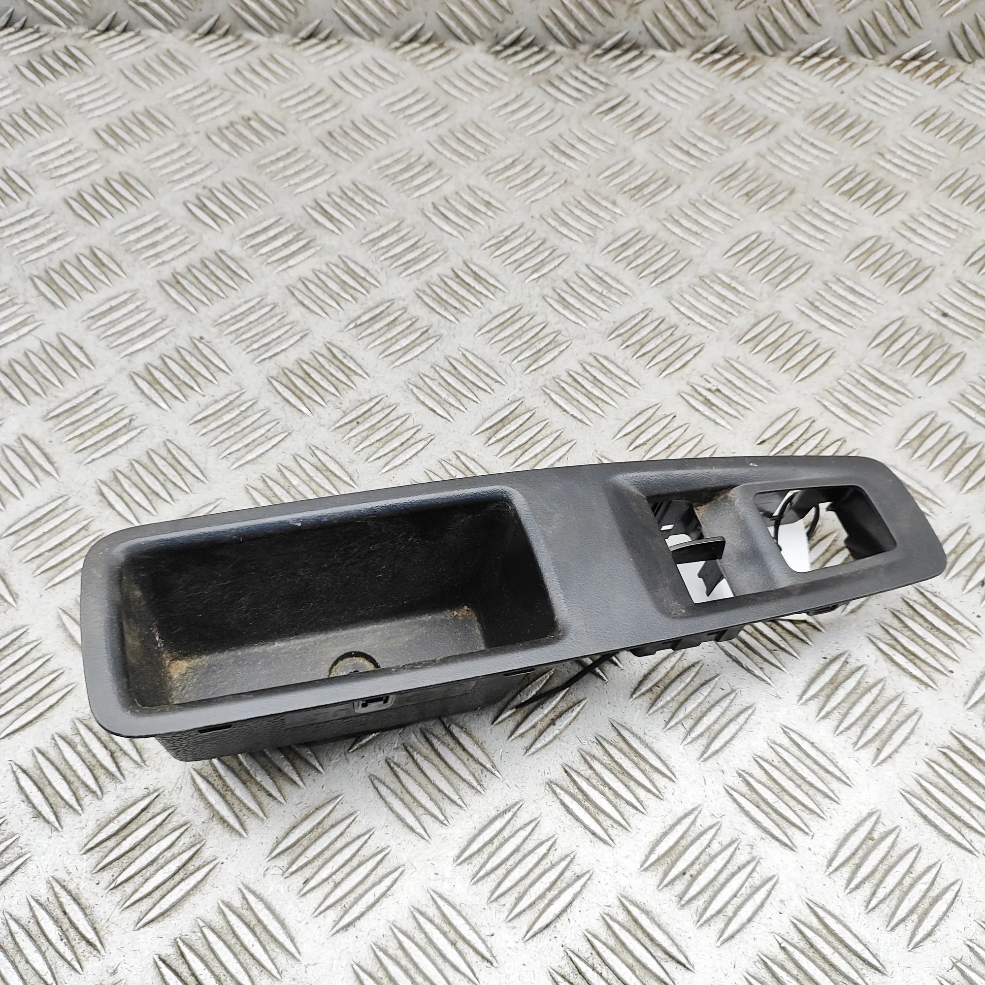 Renault Master Door panel trim — front right Door panel trim — front right — RENAULT MASTER ...