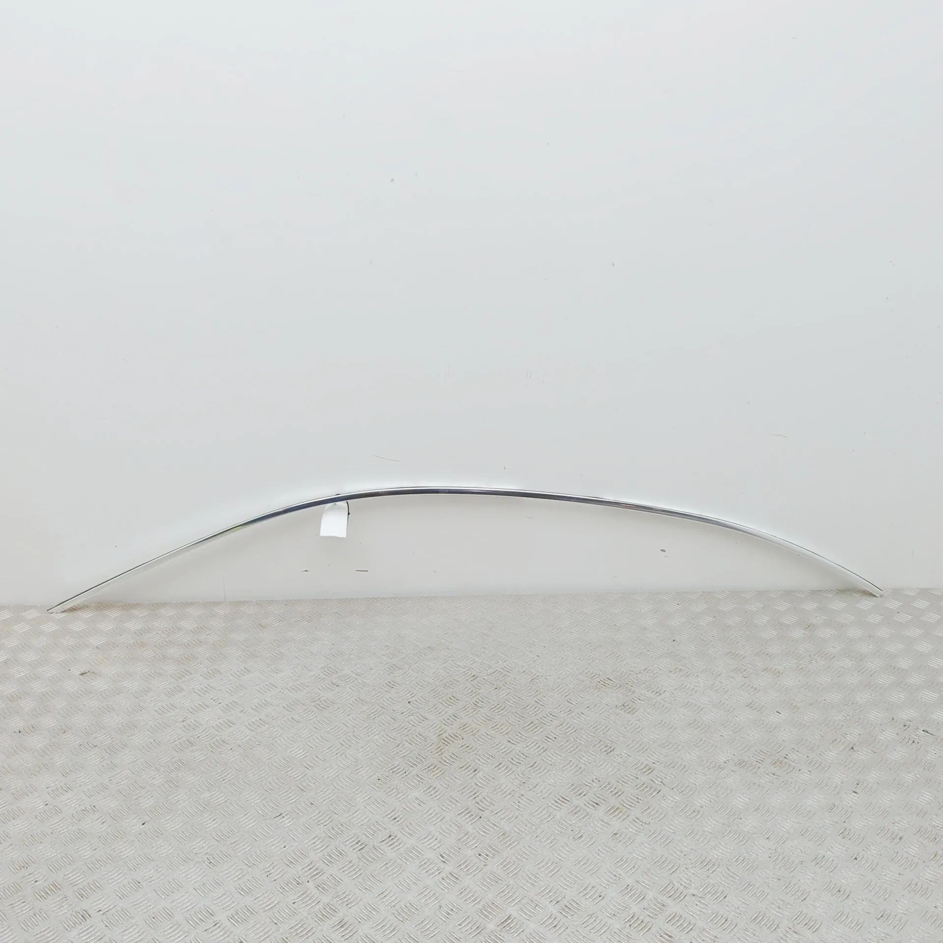 Maserati Ghibli Left Side Roof Strip Trim Left Side Roof Strip Trim — MASERATI GHIBLI (M1...