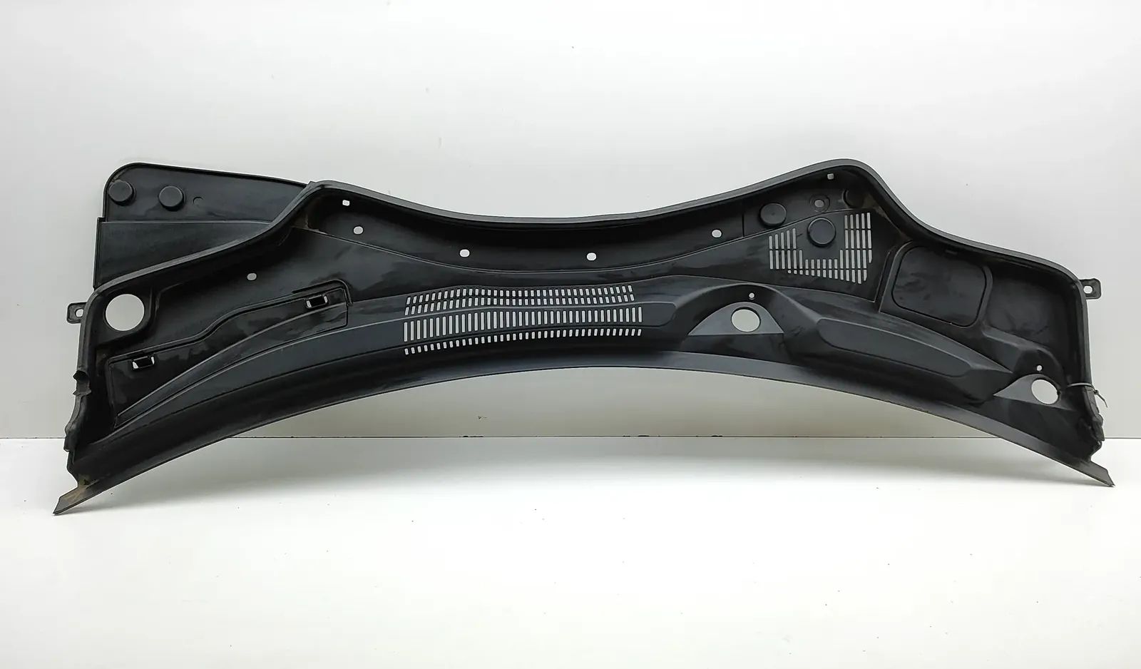Maserati Ghibli Front Wiper Cowl Trim Front Wiper Cowl Trim — MASERATI GHIBLI (M157) ...