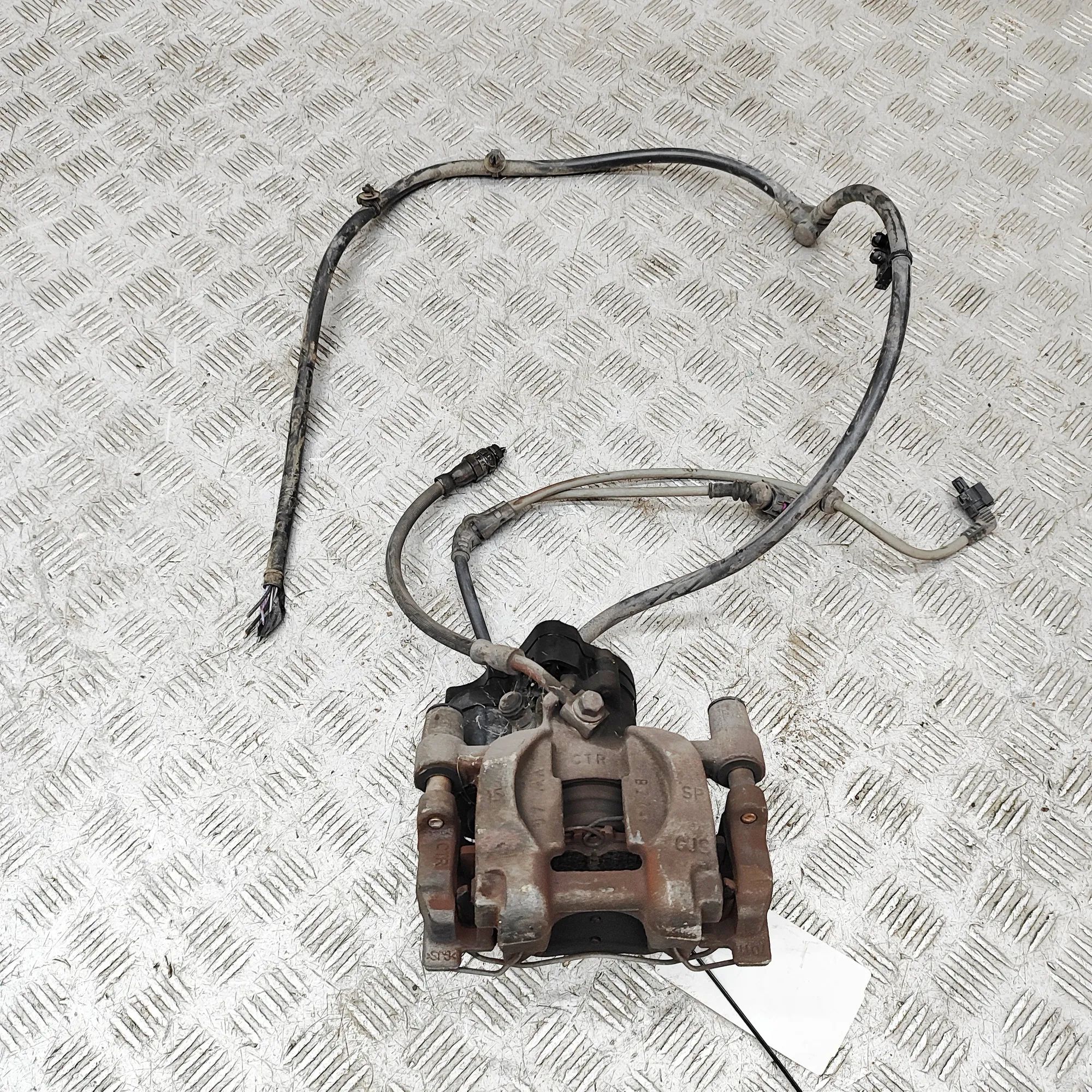 Volkswagen Tiguan Brake caliper — rear right Brake caliper — rear right — VW TIGUAN (AD1) (2...