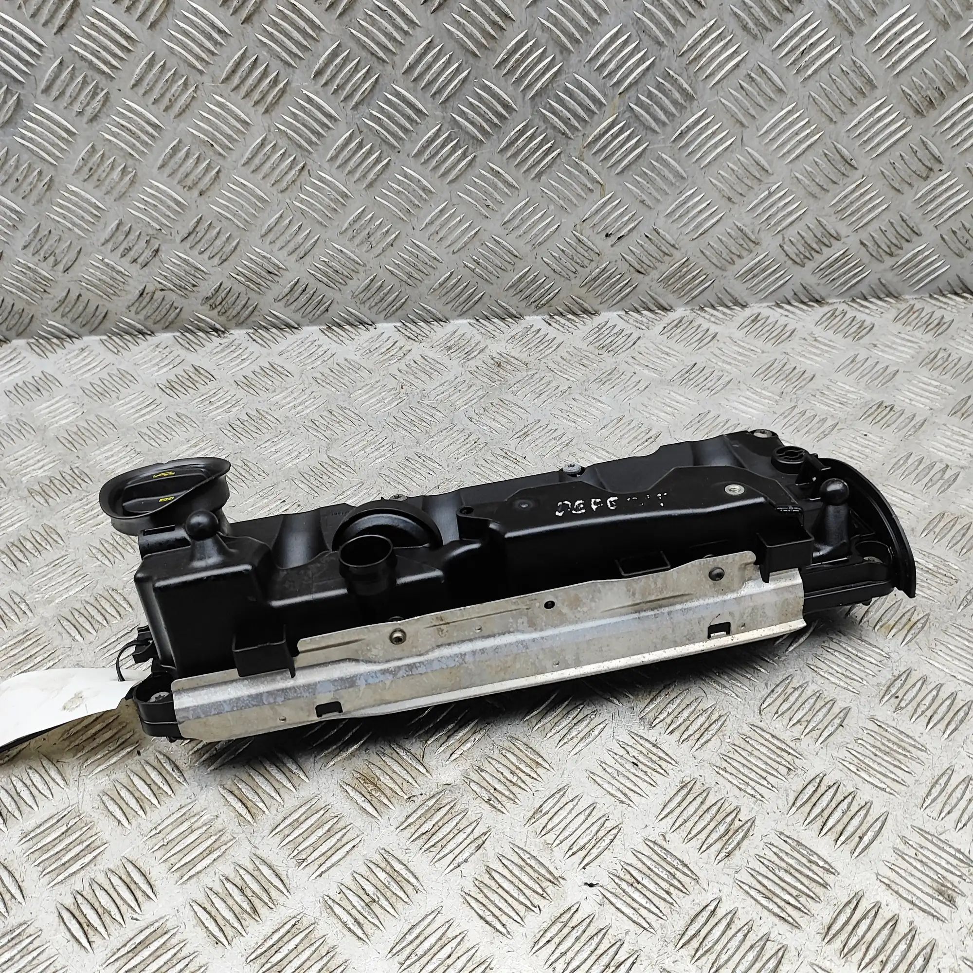 Volkswagen Golf 6 Valve Cover Valve Cover — VW GOLF (VII 5G1, BQ1, BE1, BE2) ...