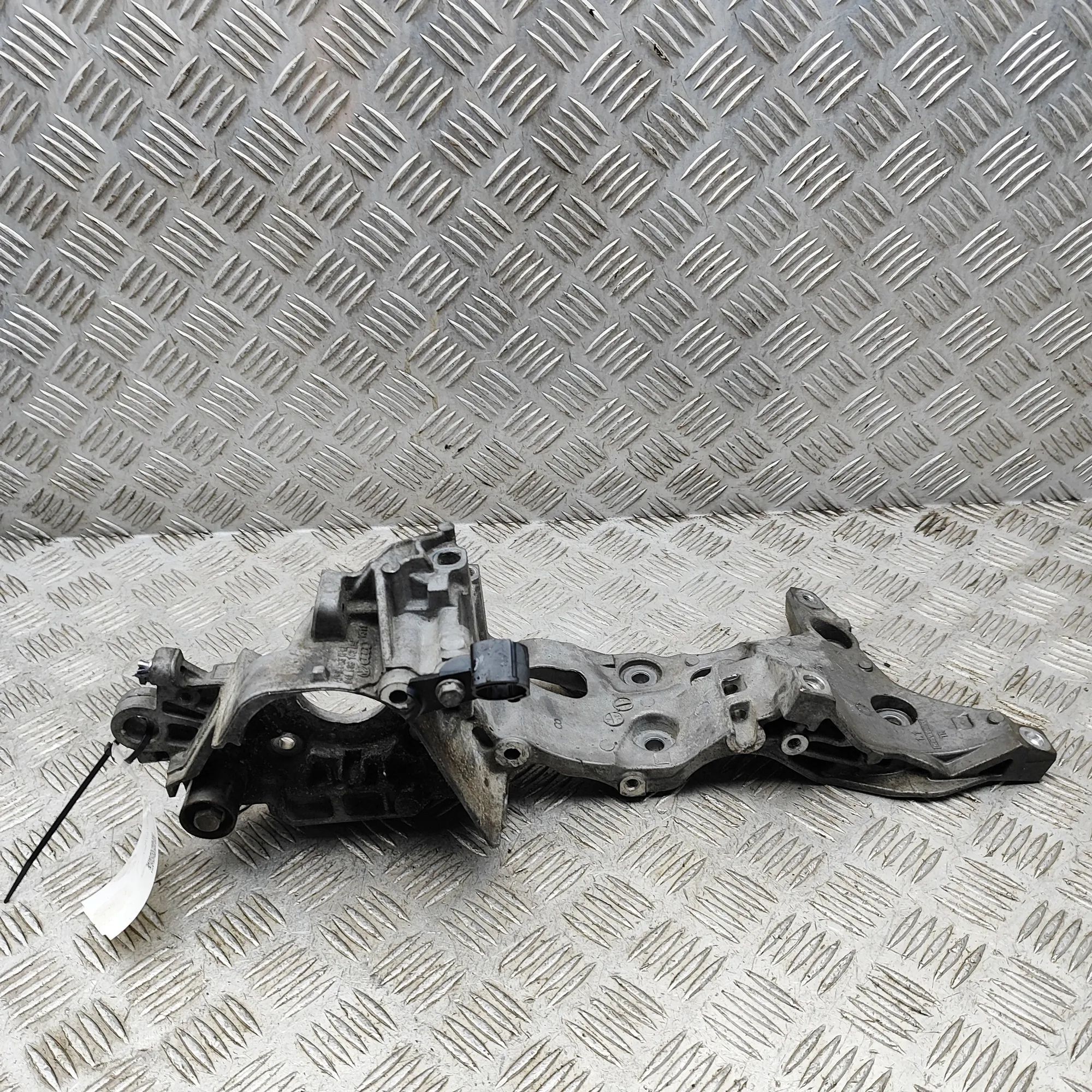 Volkswagen Golf 6 Alternator bracket Alternator bracket — VW GOLF (VII 5G1, BQ1, BE1...