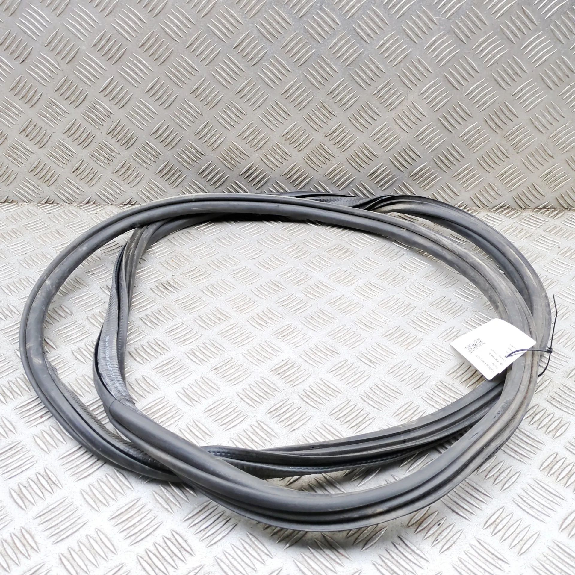 Skoda Octavia Door rubber seal — rear left Door rubber seal — rear left — SKODA OCTAVIA (I...