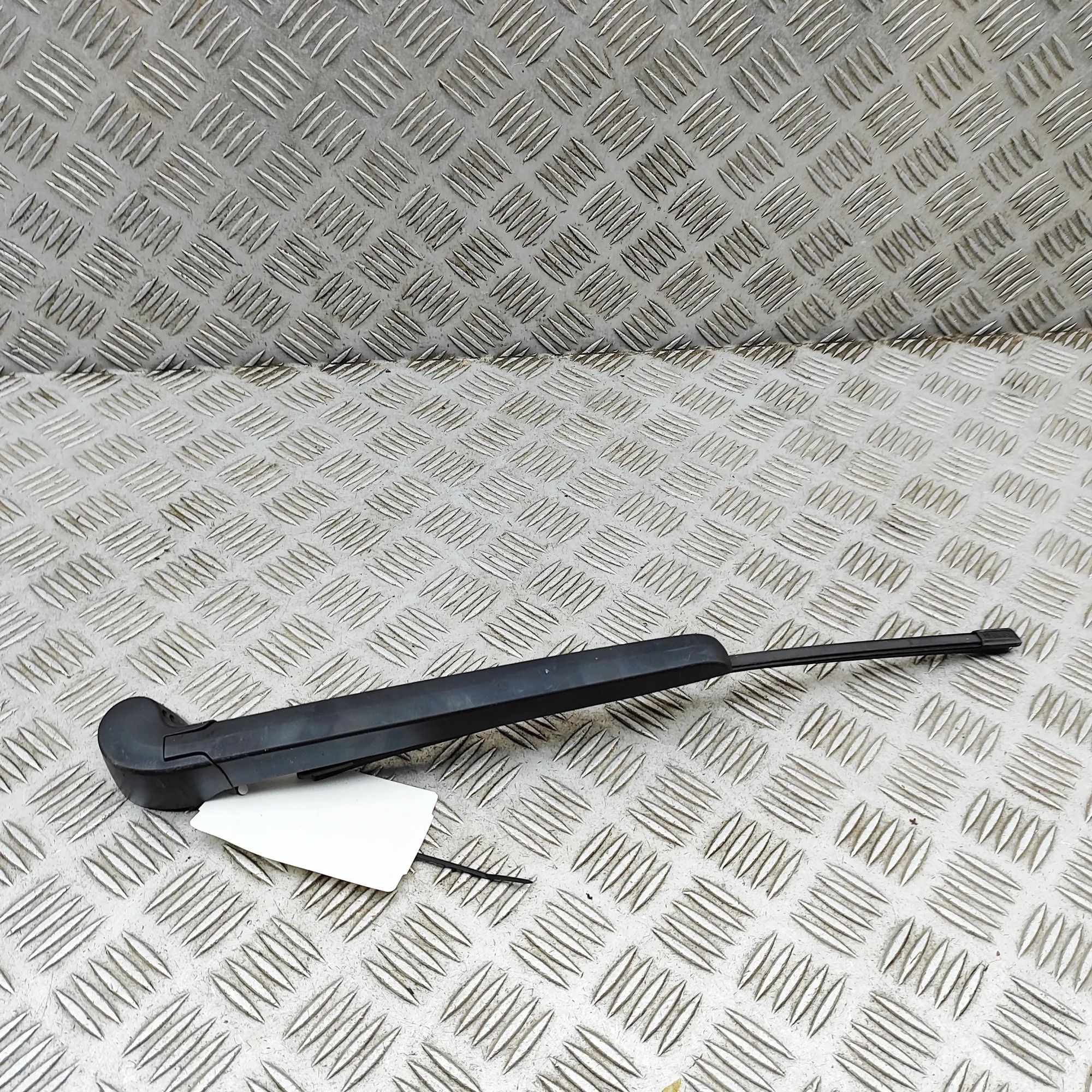 Audi A4 (B8) Window wiper arm — rear Window wiper arm — rear — AUDI A4 (Avant 8W5, B...