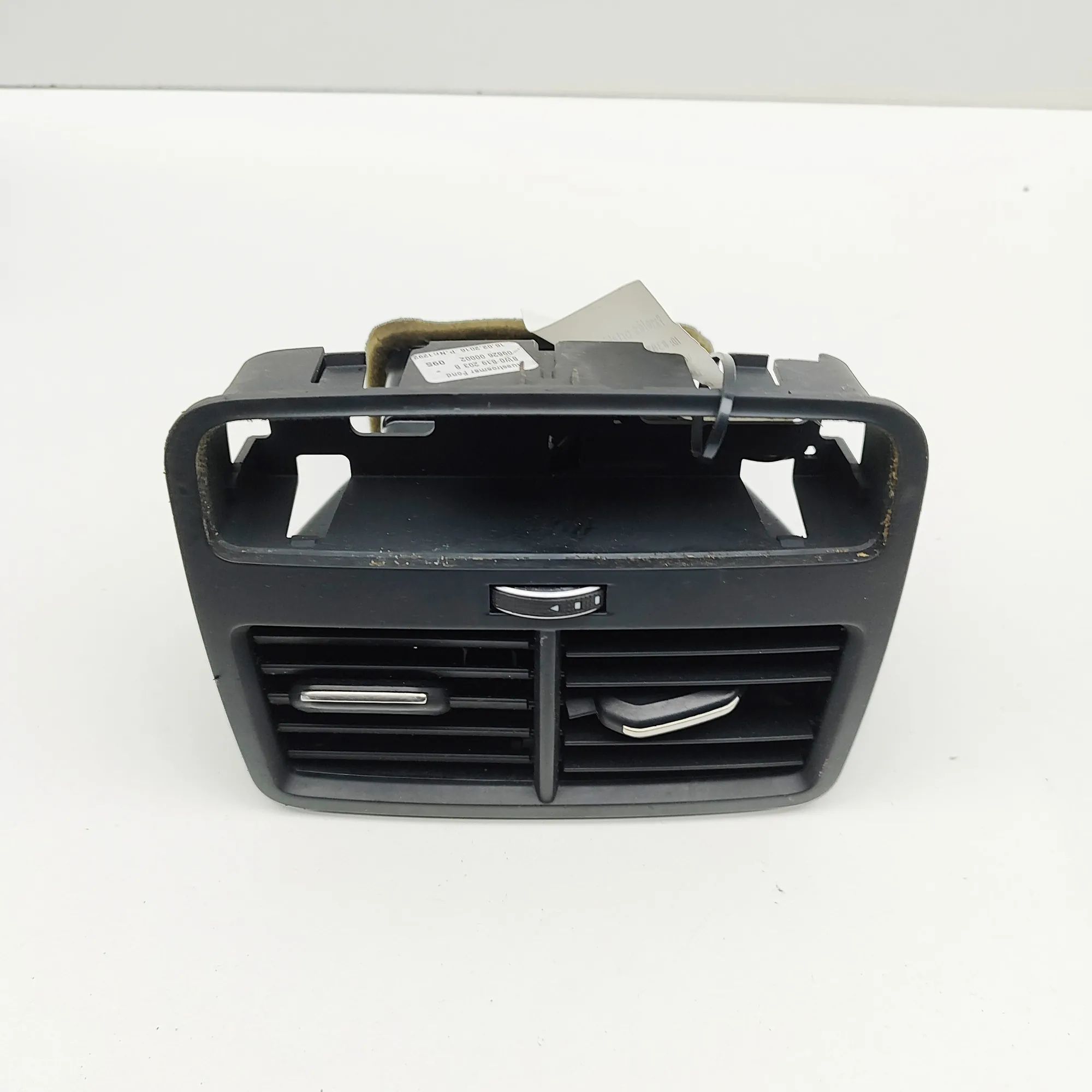 Audi A4 (B8) Dashboard Air Vents Dashboard Air Vents — AUDI A4 (Avant 8W5, B9) (...