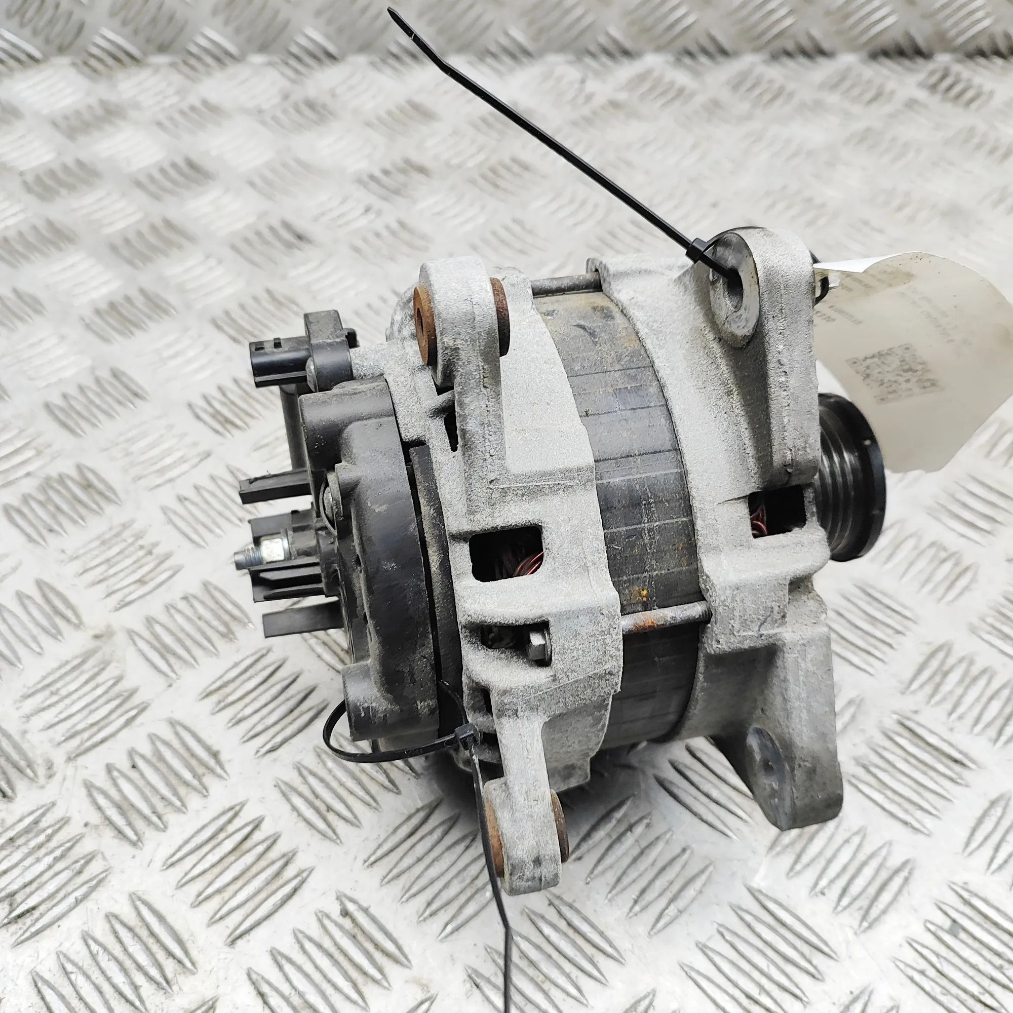 Nissan Qashqai (J11) Alternator Alternator — NISSAN QASHQAI (II J11, J11_) (201...