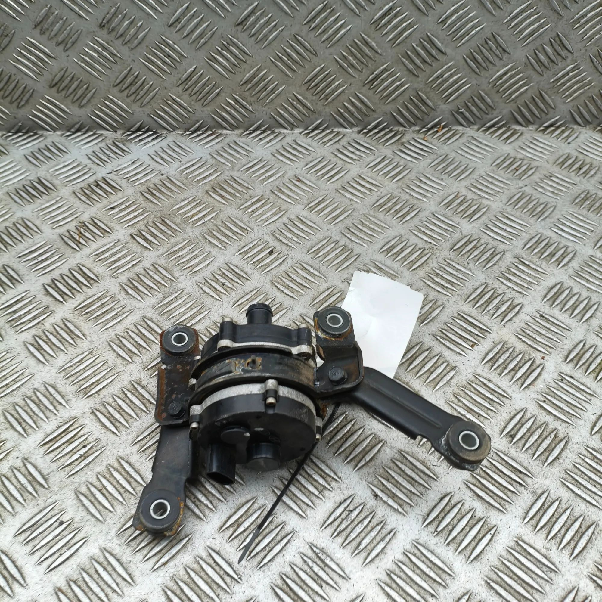 Hyundai Kona Auxiliary Water Pump Auxiliary Water Pump — HYUNDAI KONA (2017-...) ...