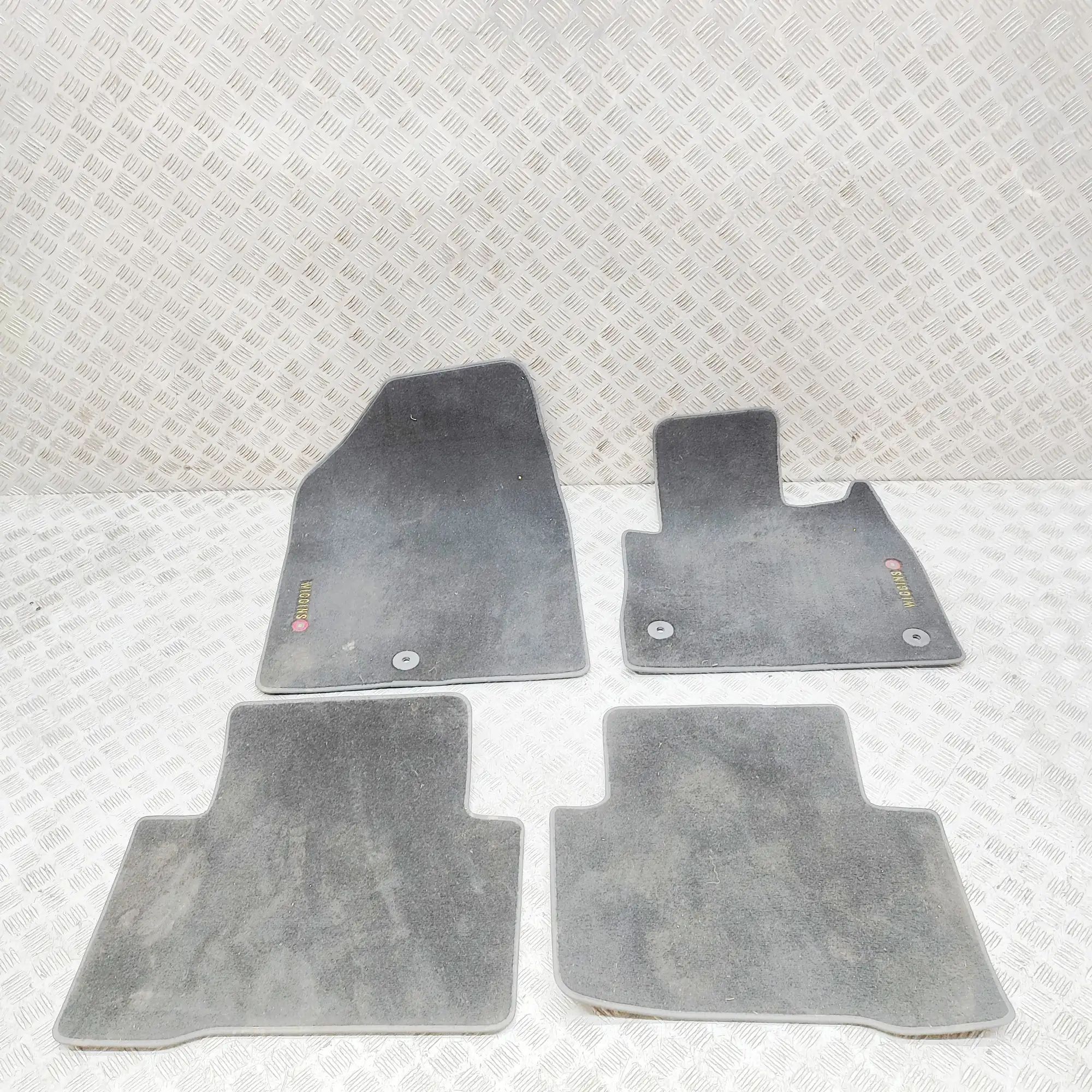 Hyundai Santa Fe Floor Mat Set Floor mat set — HYUNDAI SANTA (FÉ III DM) (2012...