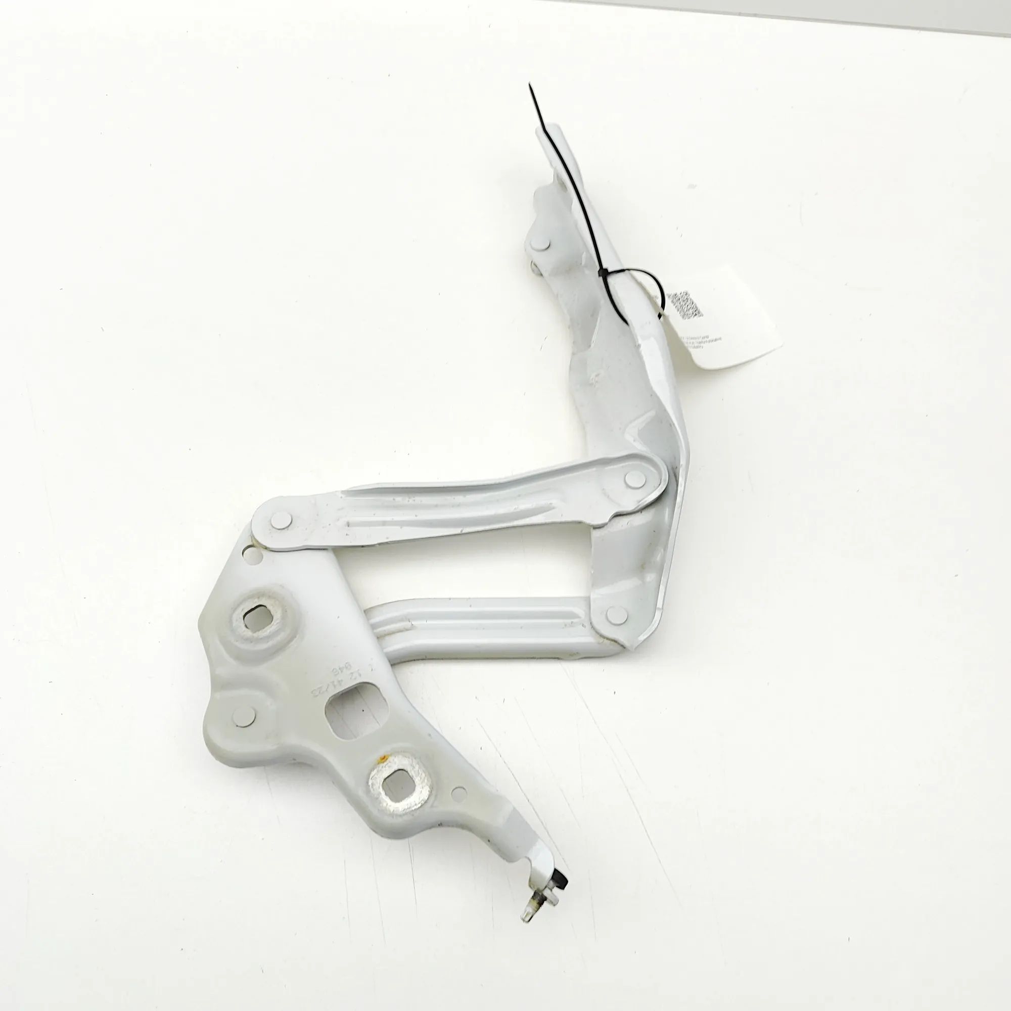 Skoda Octavia Bonnet hinge — front right Bonnet hinge — front right — SKODA OCTAVIA (IV ...