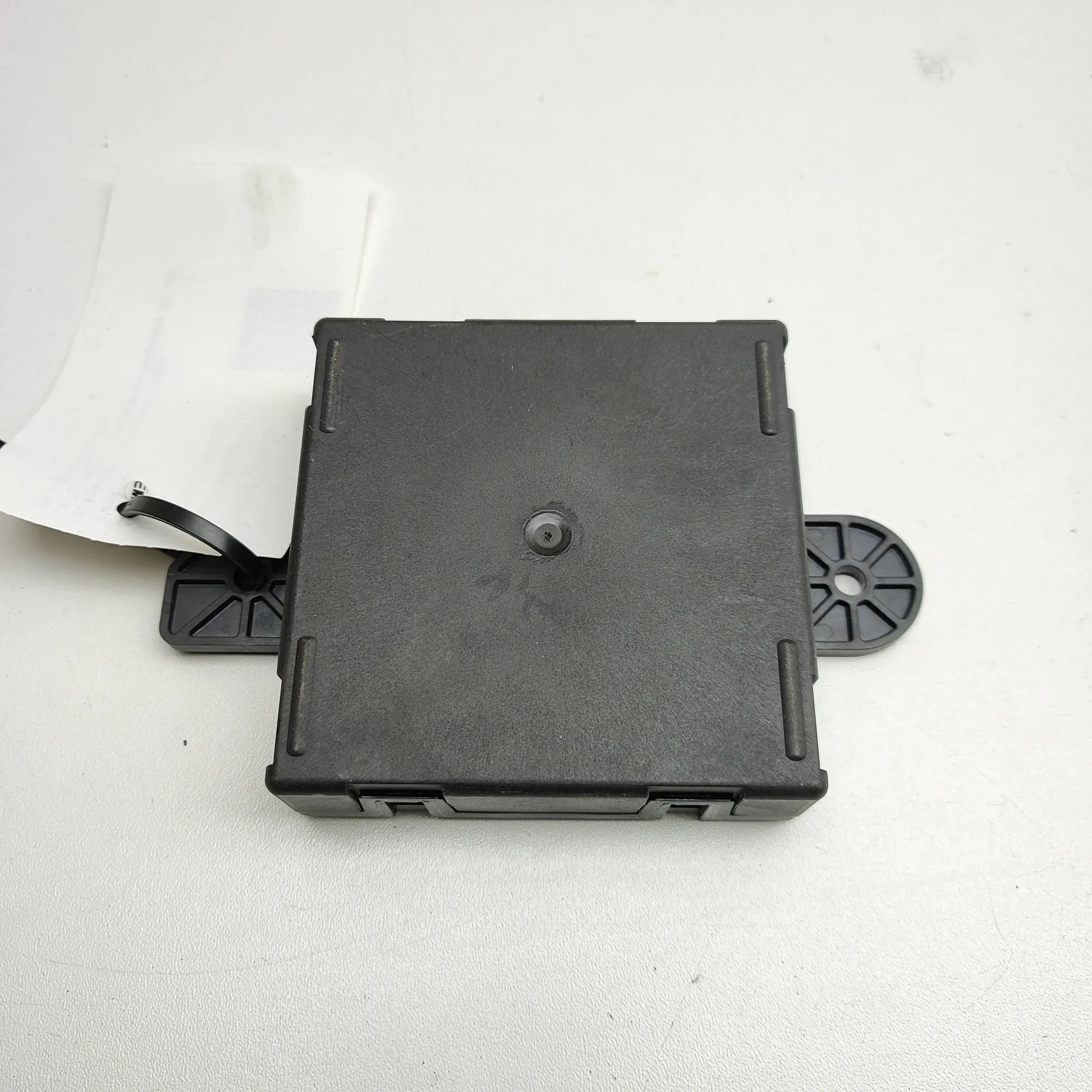 Maserati Ghibli Door control unit — rear left Door control unit — rear left — MASERATI GHIBLI...