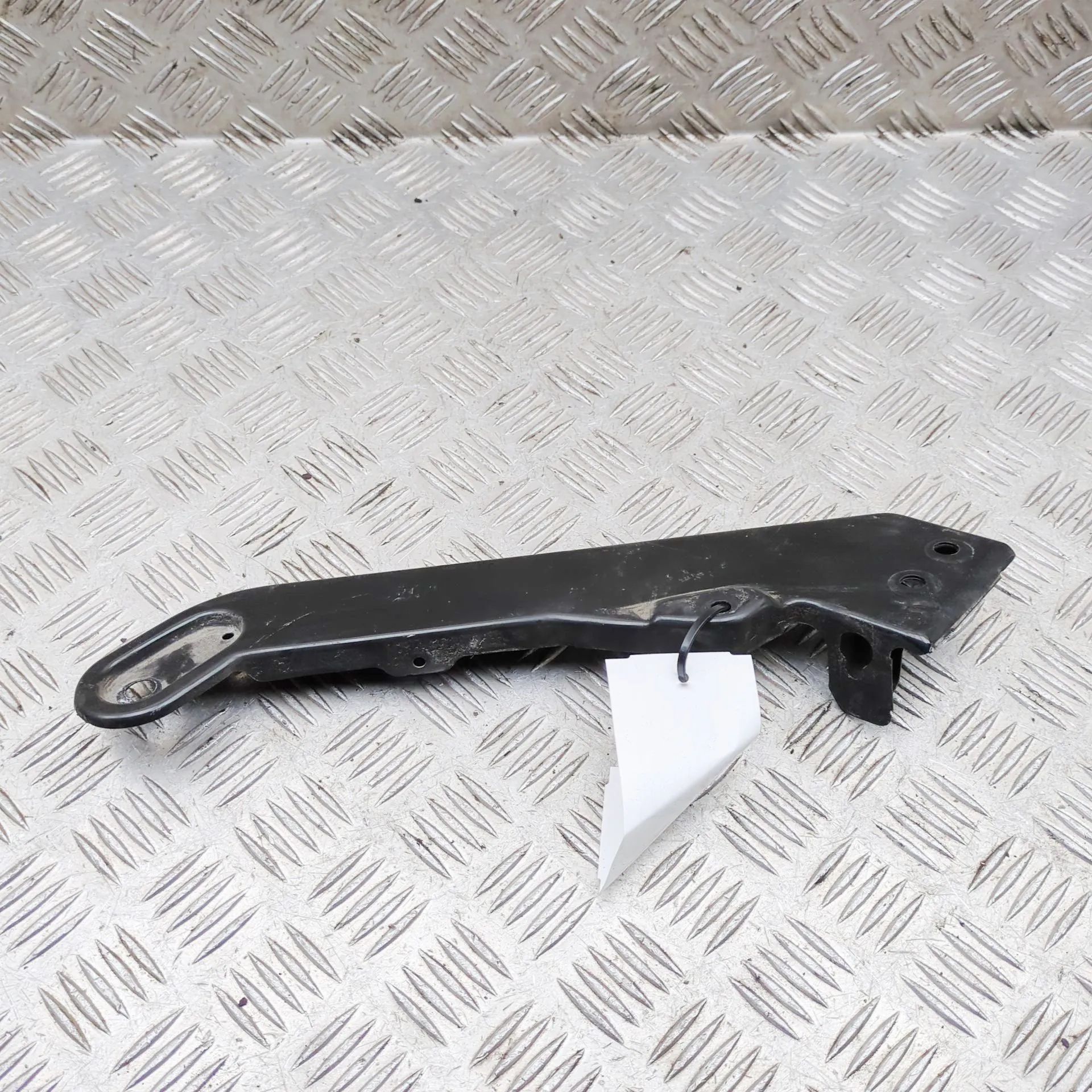 Volkswagen Arteon Left Headlight Bracket Left Headlight Bracket — VW ARTEON (3H7) (2017-...