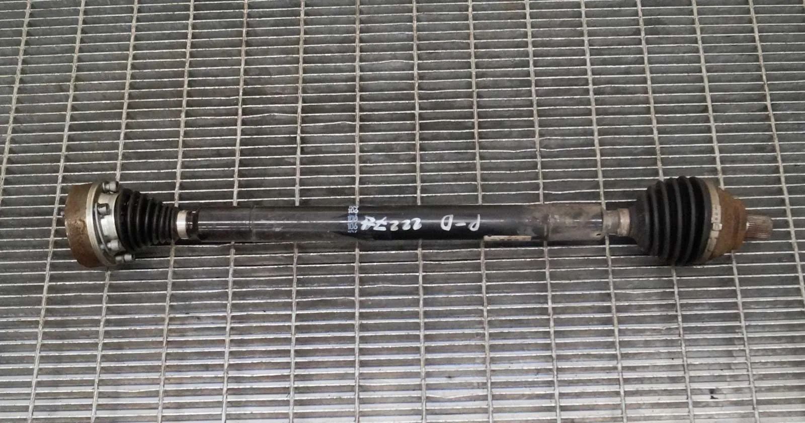 Audi A3 (8V) Front Right Driveshaft Front Right Driveshaft — AUDI A3 (Limousine 8VS...